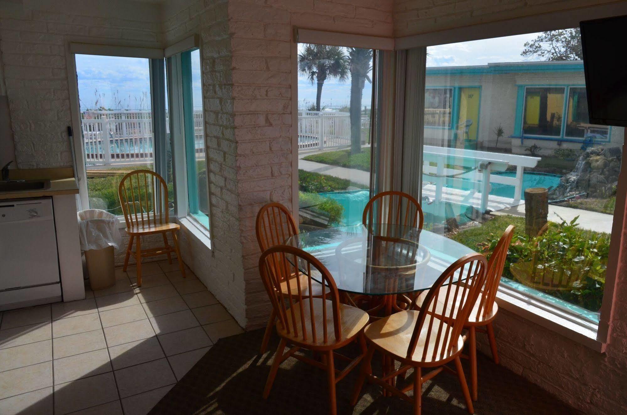 Island Hotel