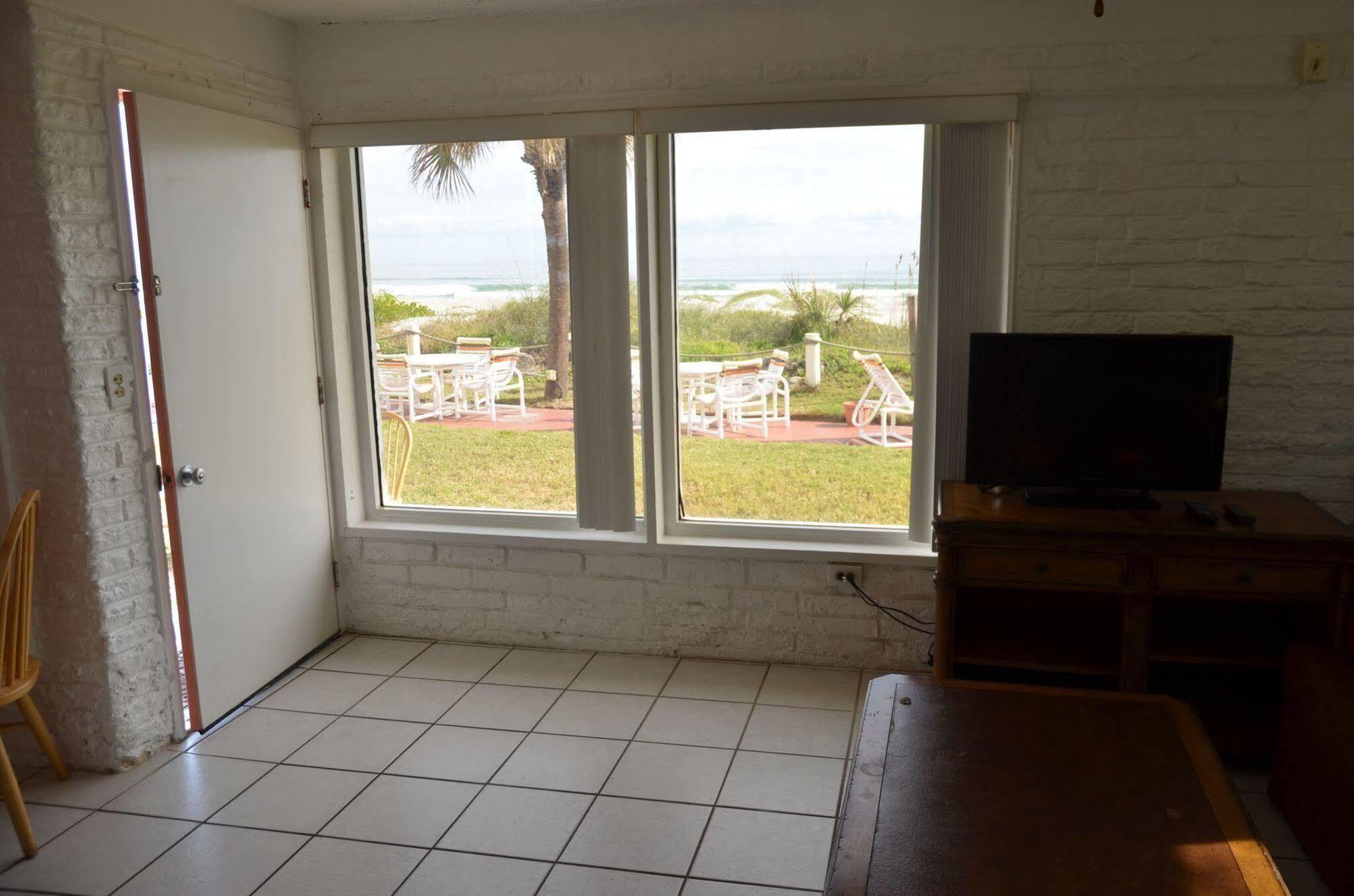 Island 2* Cocoa Beach