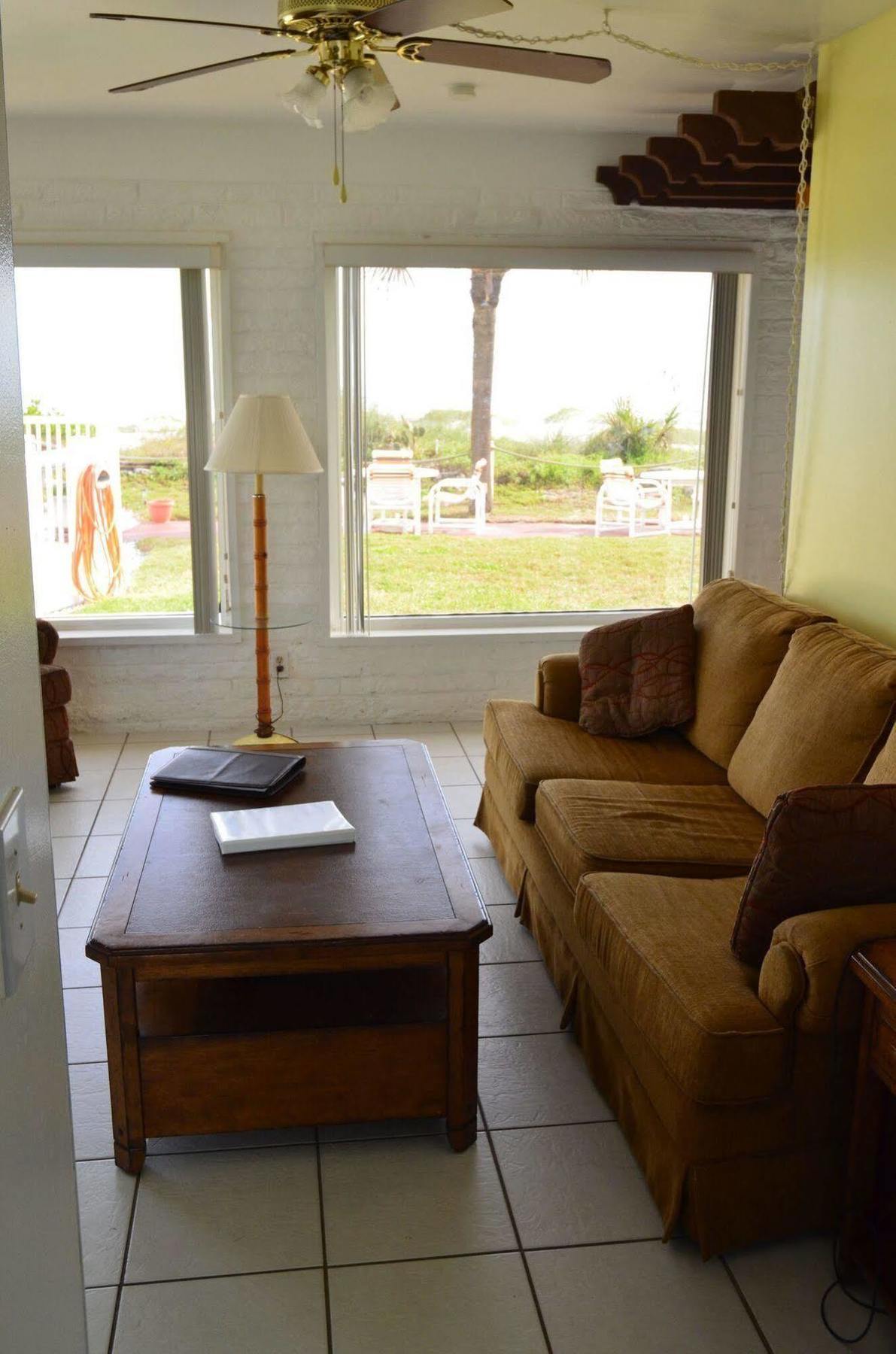Island Hotel 2*