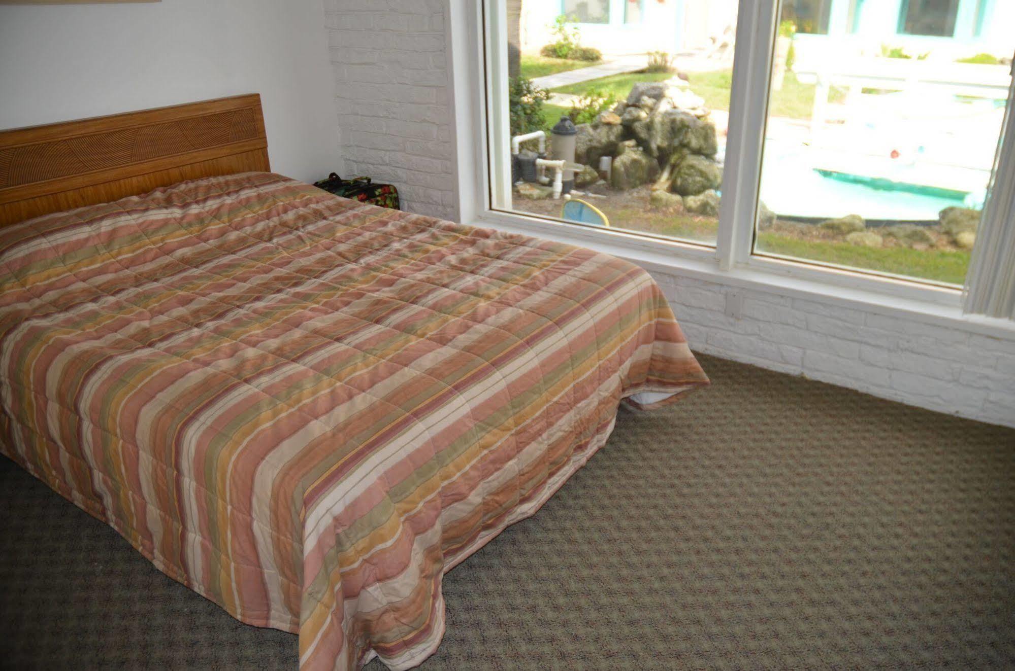 Island Hotel 2*
