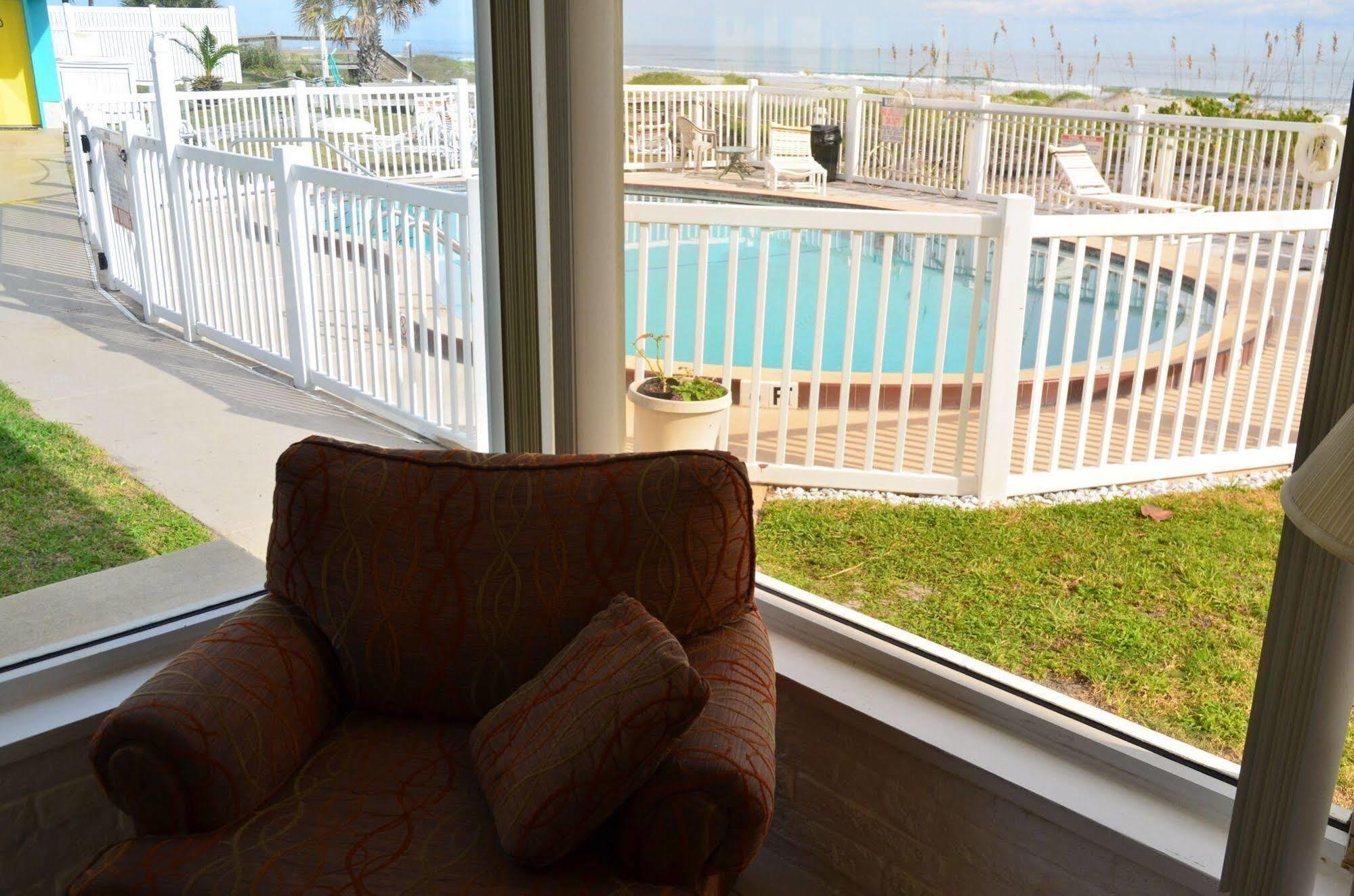 Island Hotel