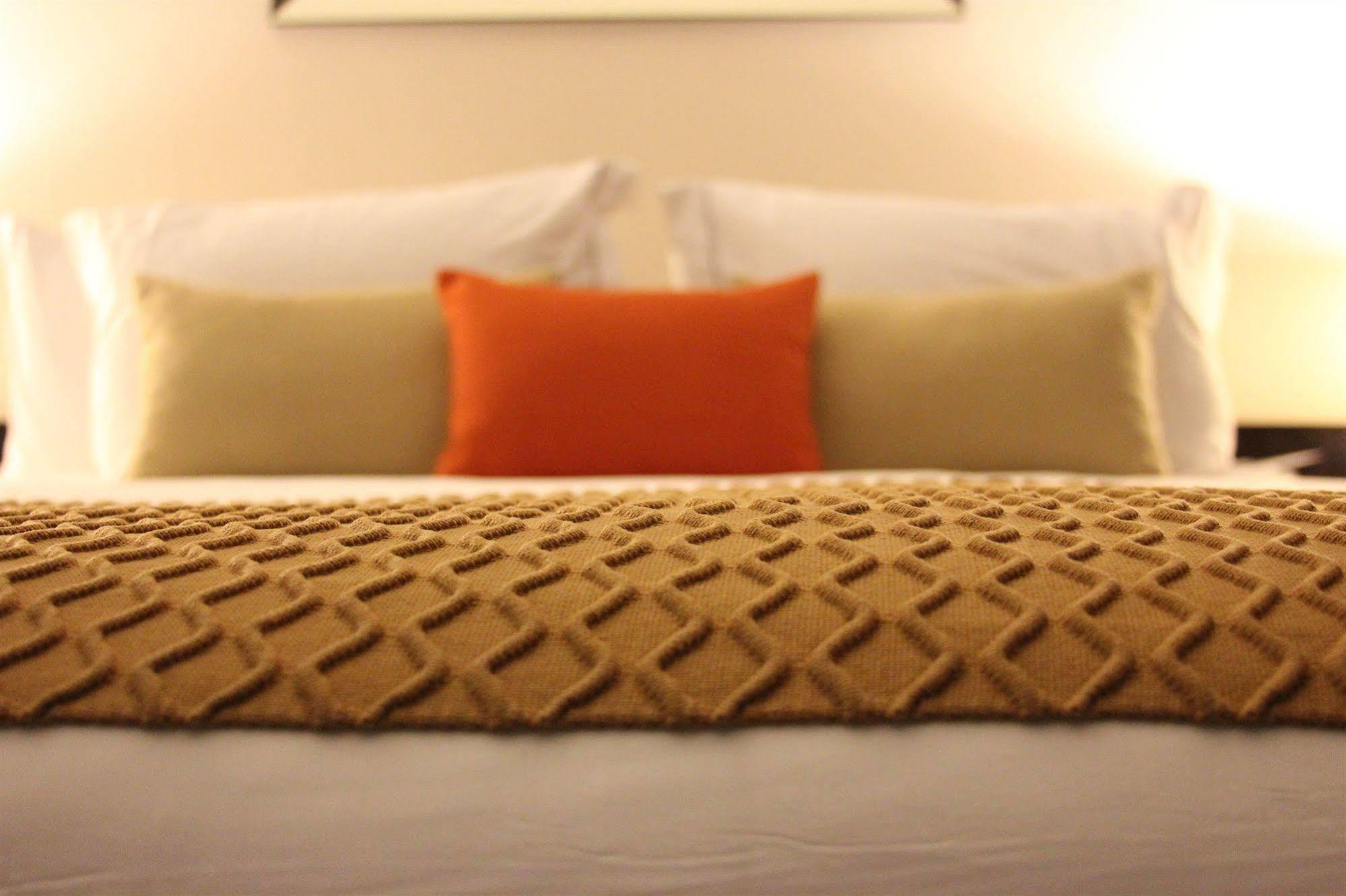 Hotel Eb Miami Airport