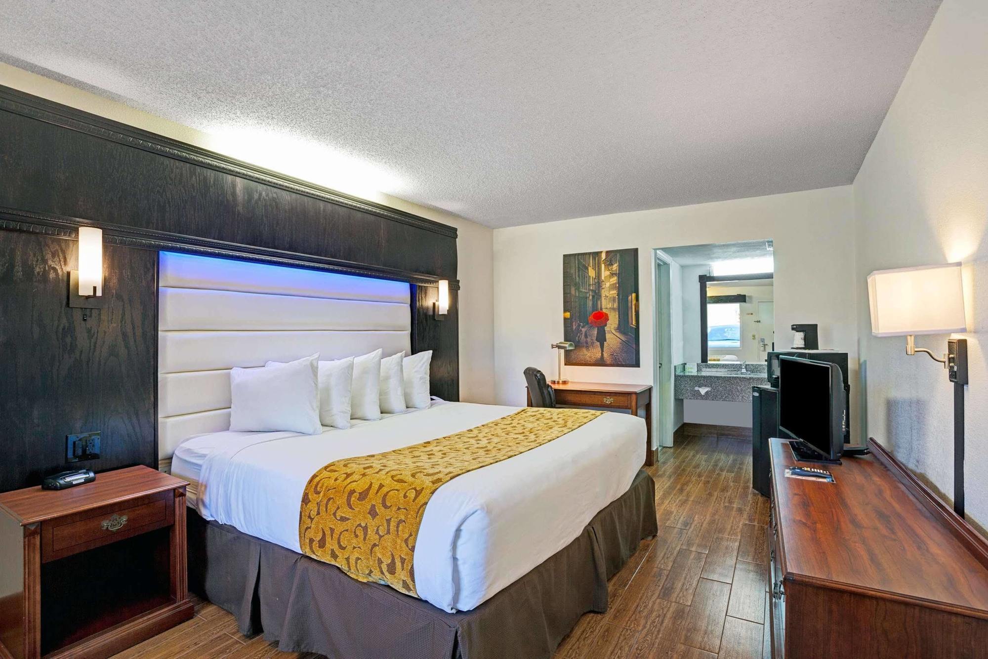 Days By Wyndham South Memorial Hospital Motel 2*