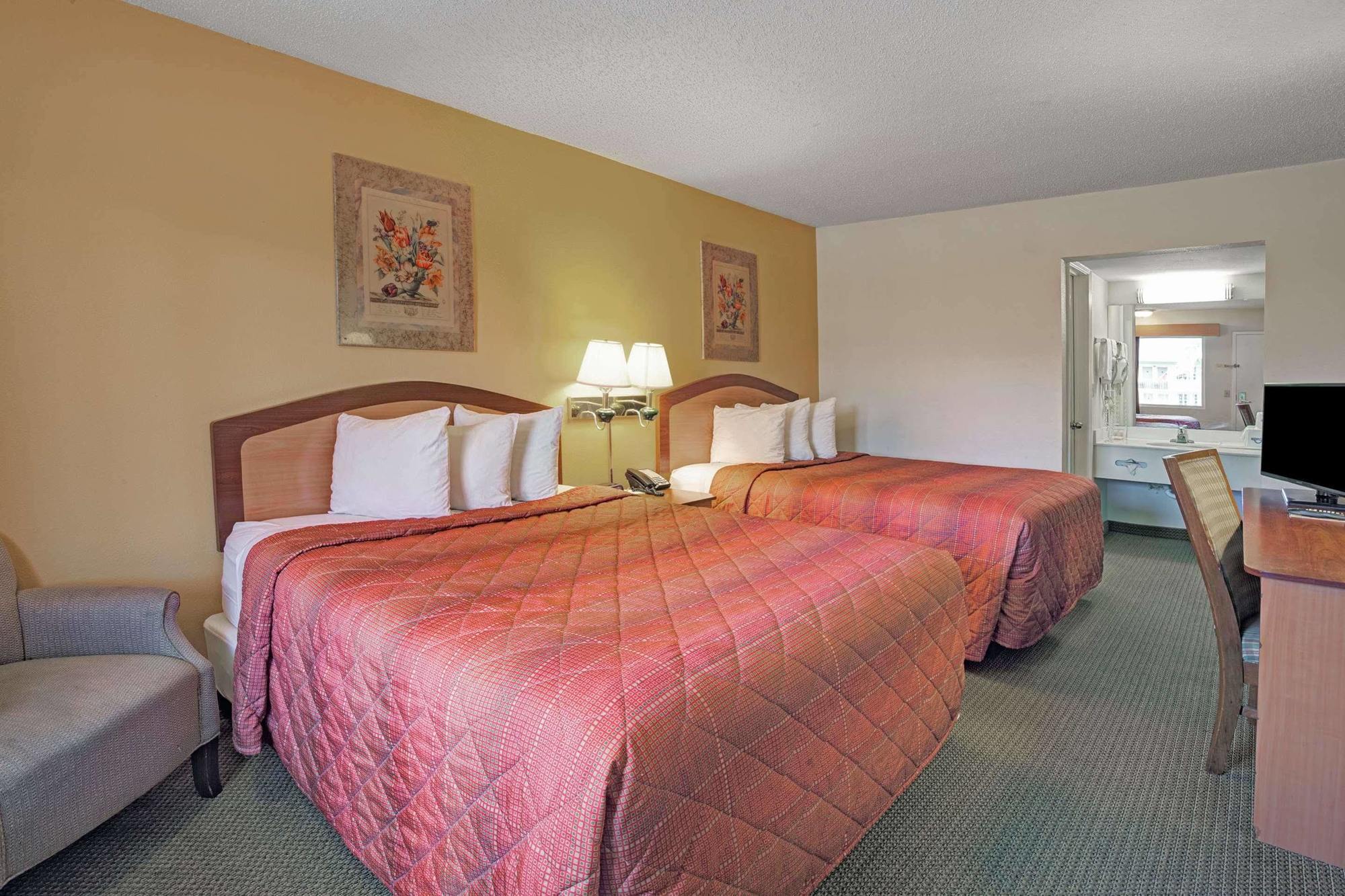 Motel Days By Wyndham South Memorial Hospital 2*