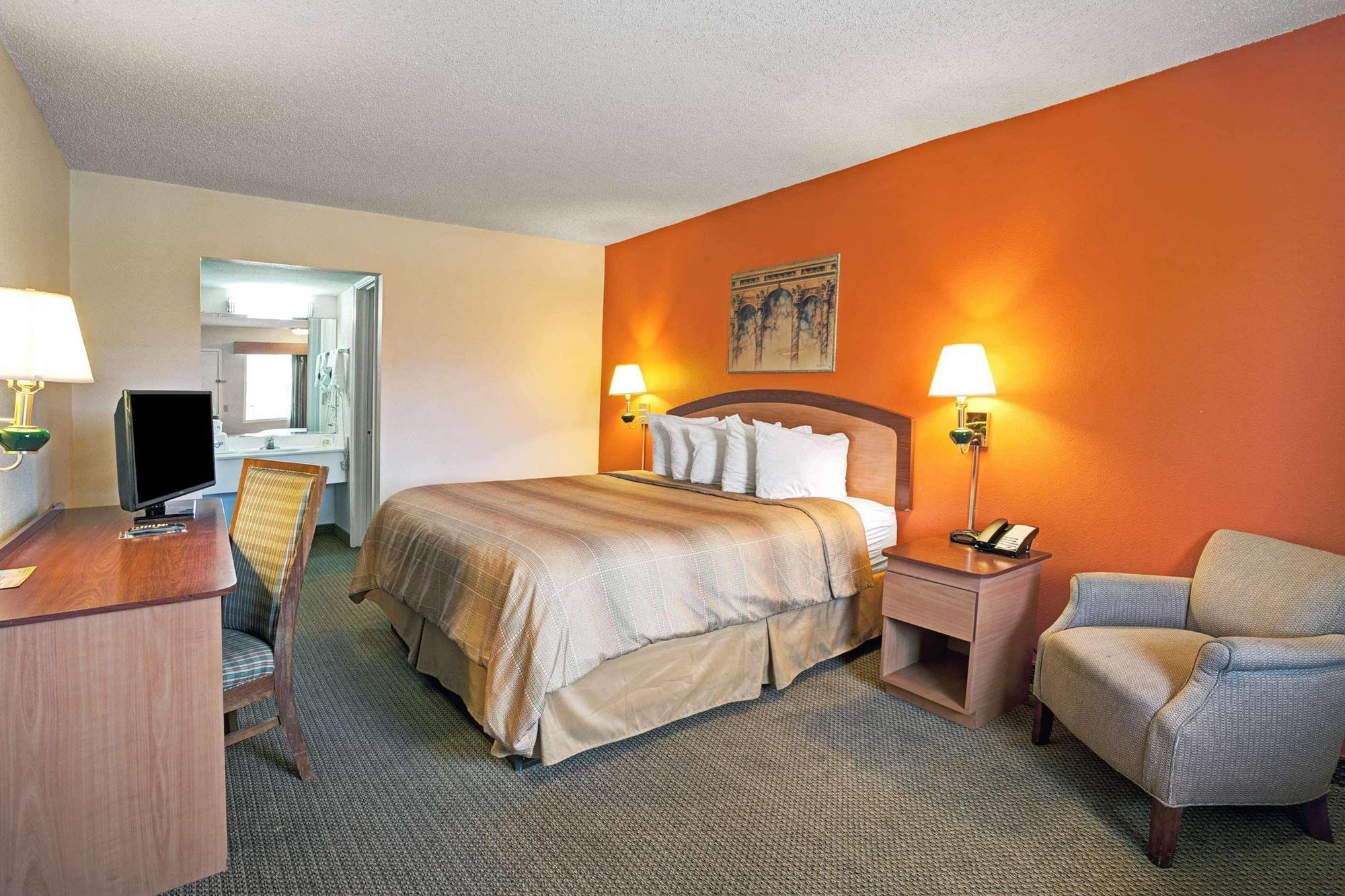 Days By Wyndham South Memorial Hospital Motel 2*