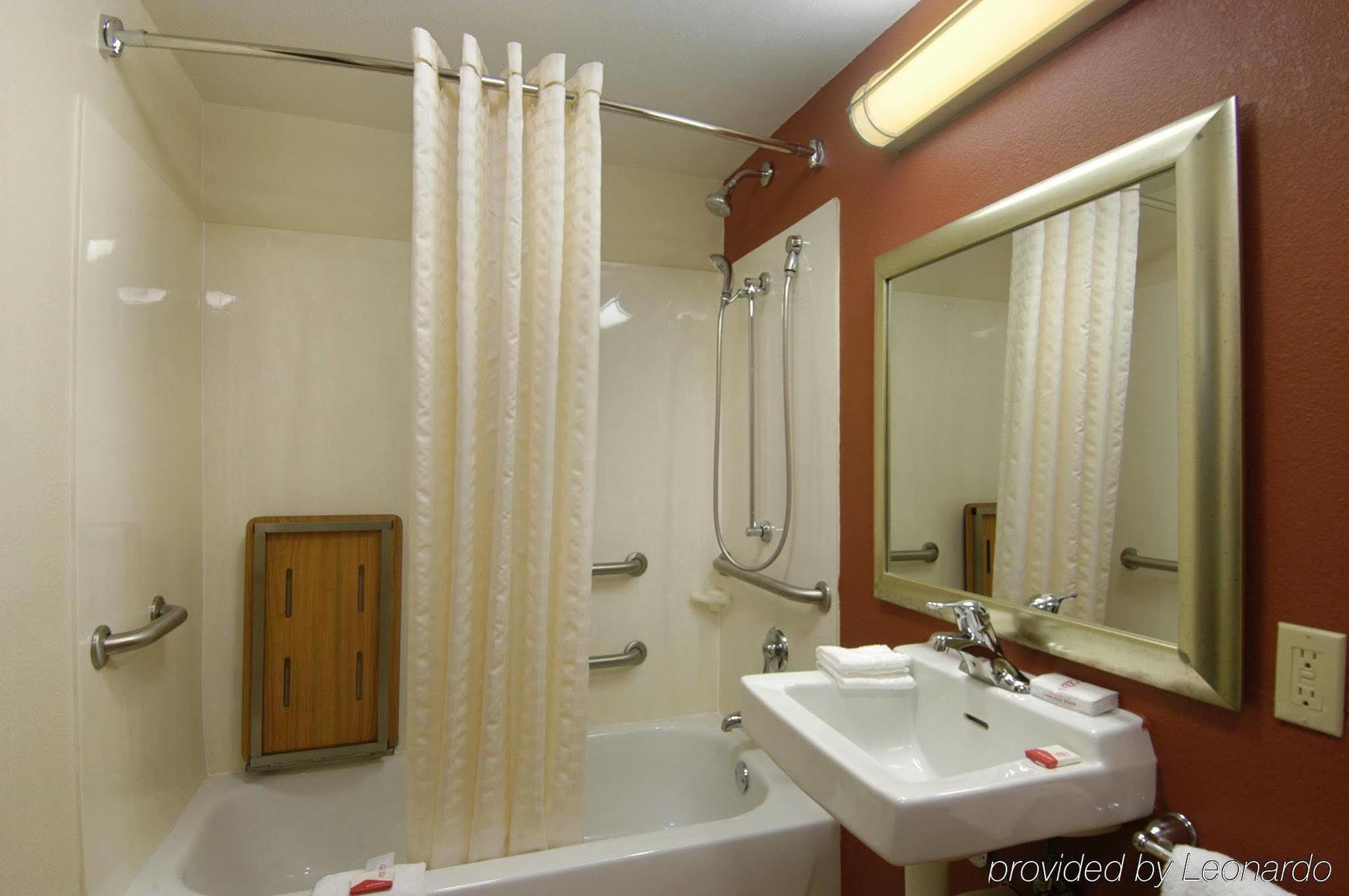Red Roof - Orange Park Hotel 2*