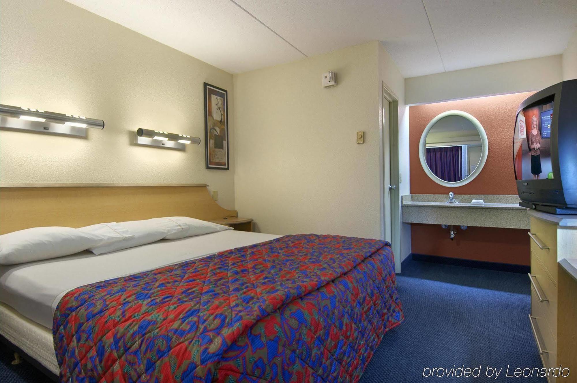 Hotel Red Roof - Orange Park 2*