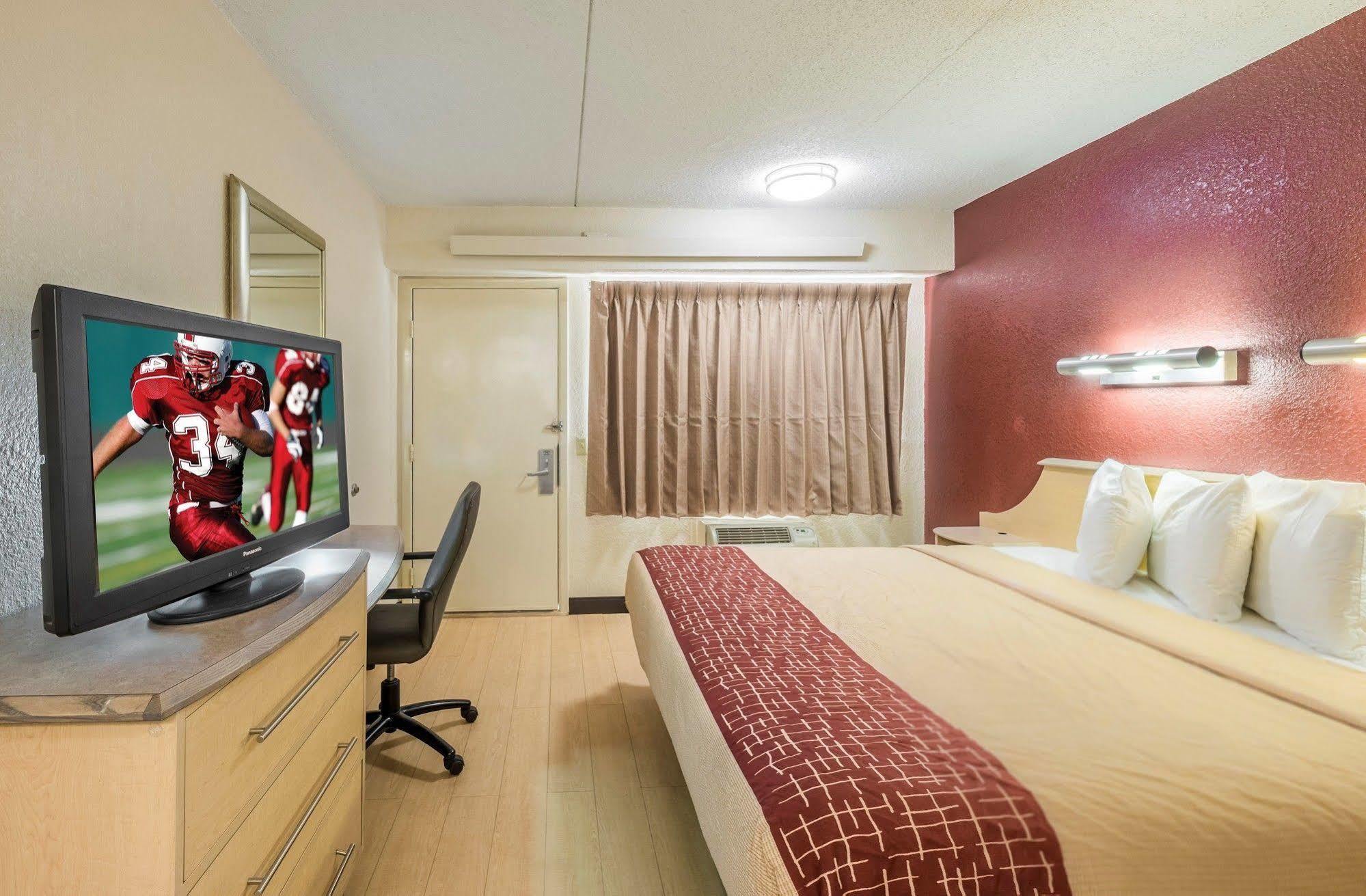 Red Roof - Orange Park Hotel 2*