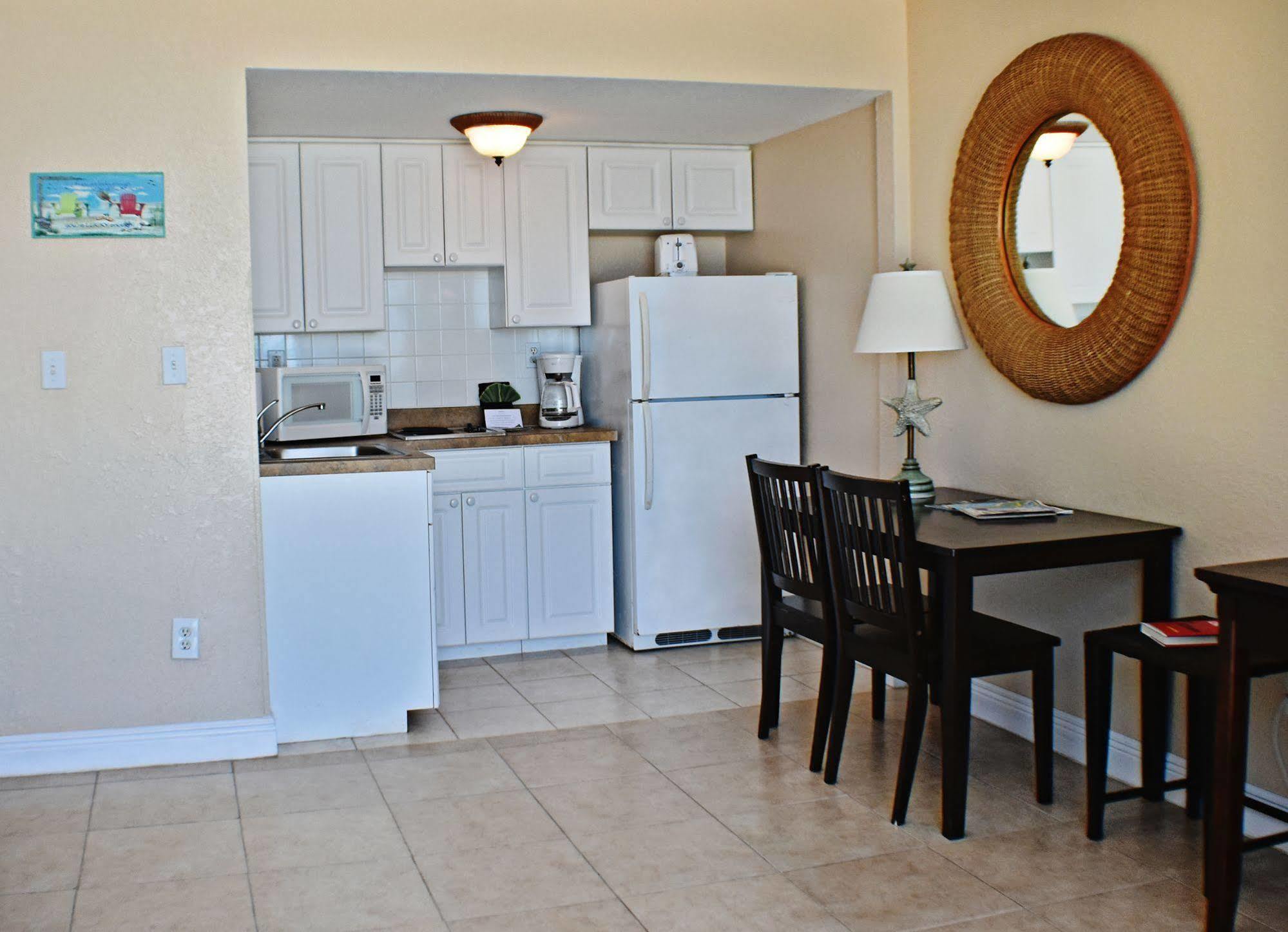 Anna Maria Island Dream Hotel 3*