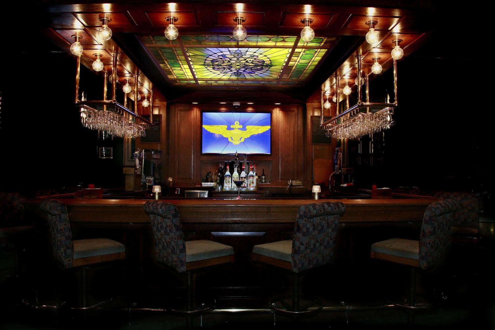 Crowne Plaza Grand Pensacola
