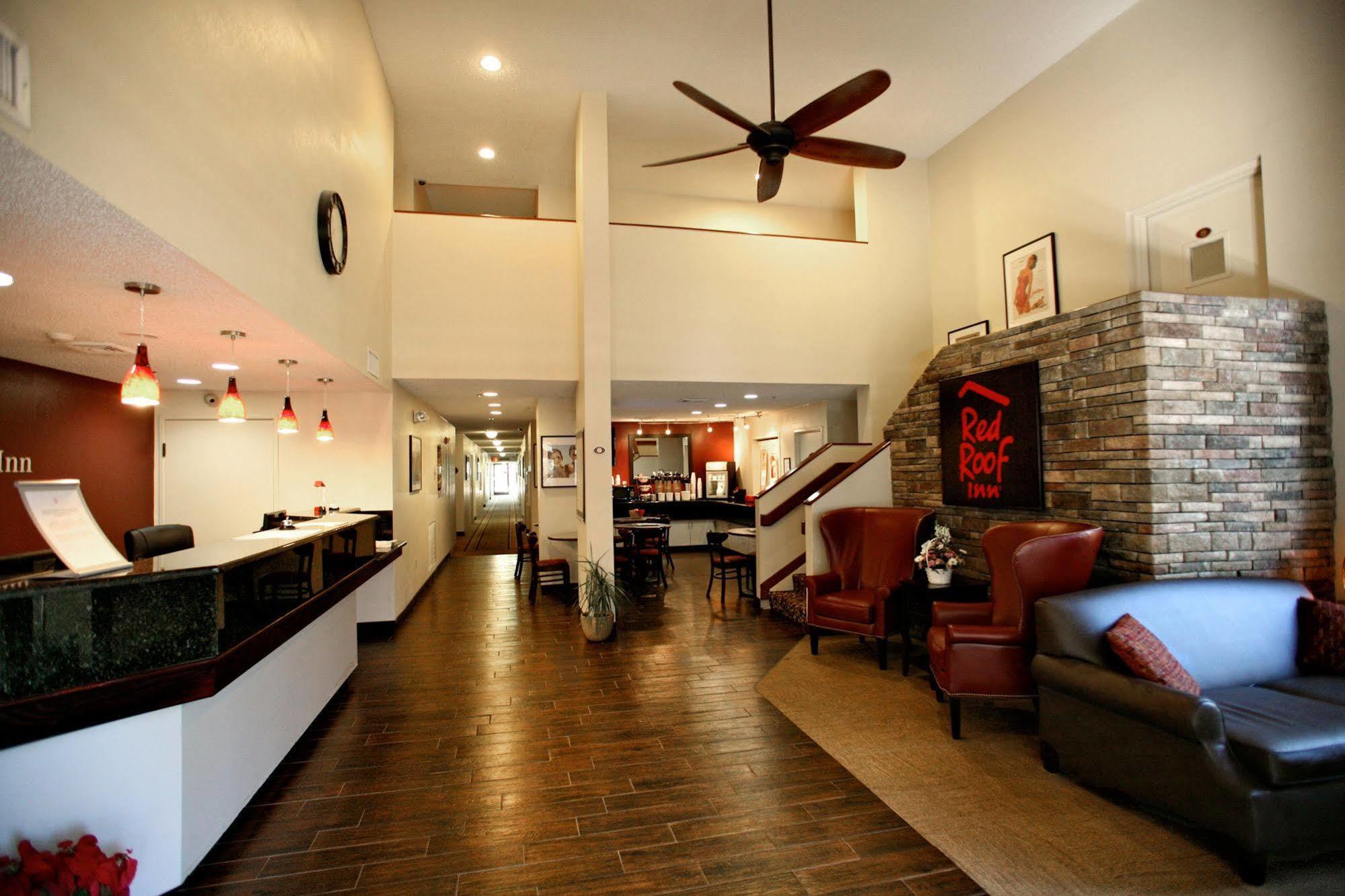 Red Roof Plus+ Hotel Palm Coast