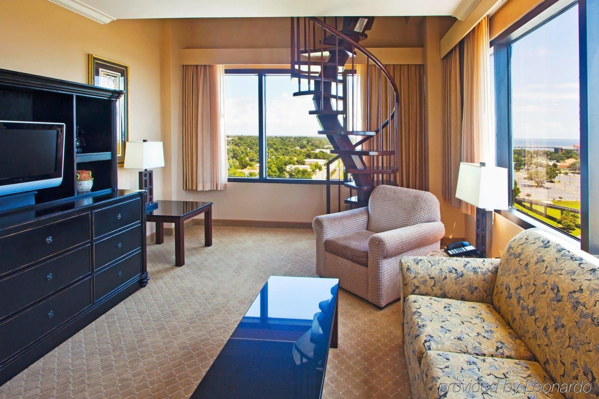 Crowne Plaza Grand