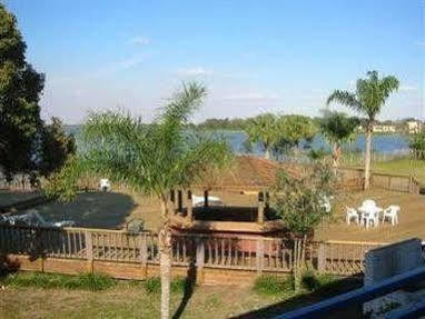Regal Grand Lakeside * Lakeland