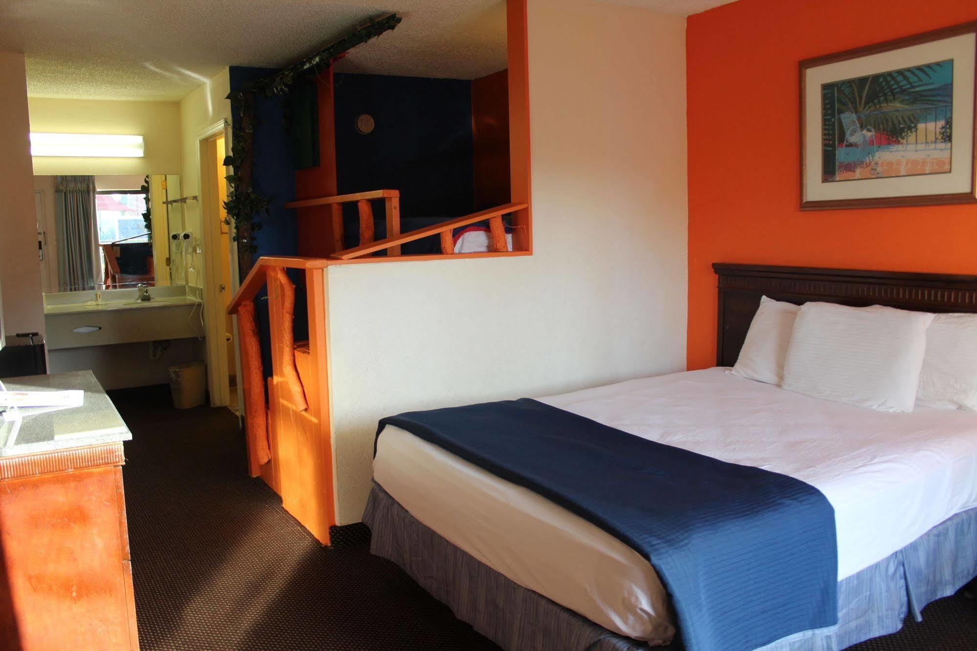 Clarion & Kissimmee-lake Buena Vista South Hotel