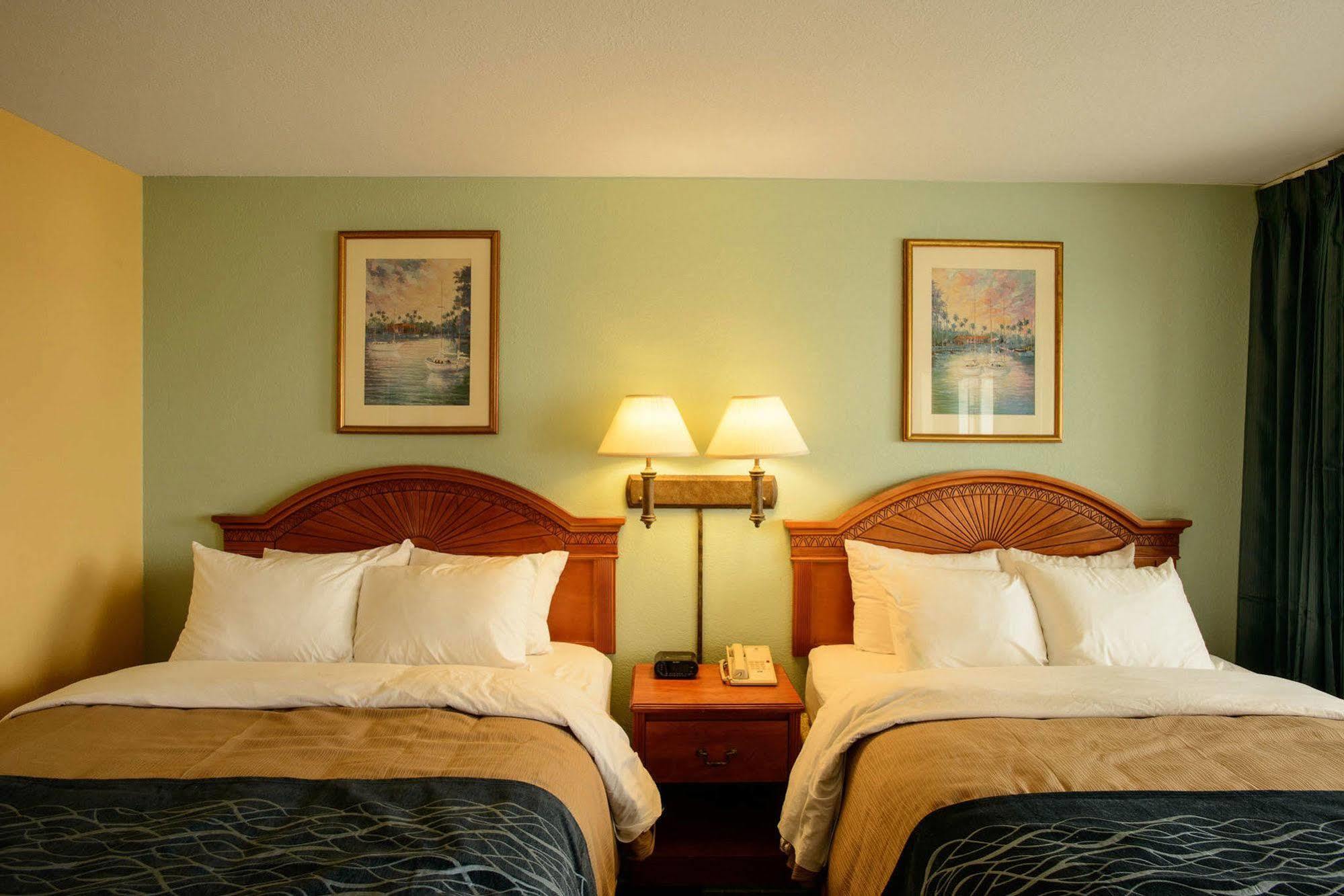 Hotel Beachside And