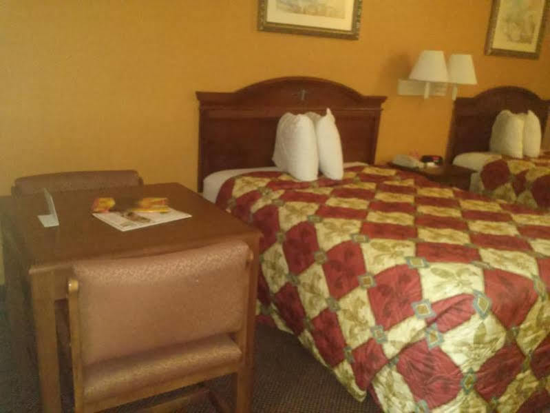Super 8 By Wyndham Daytona 2*