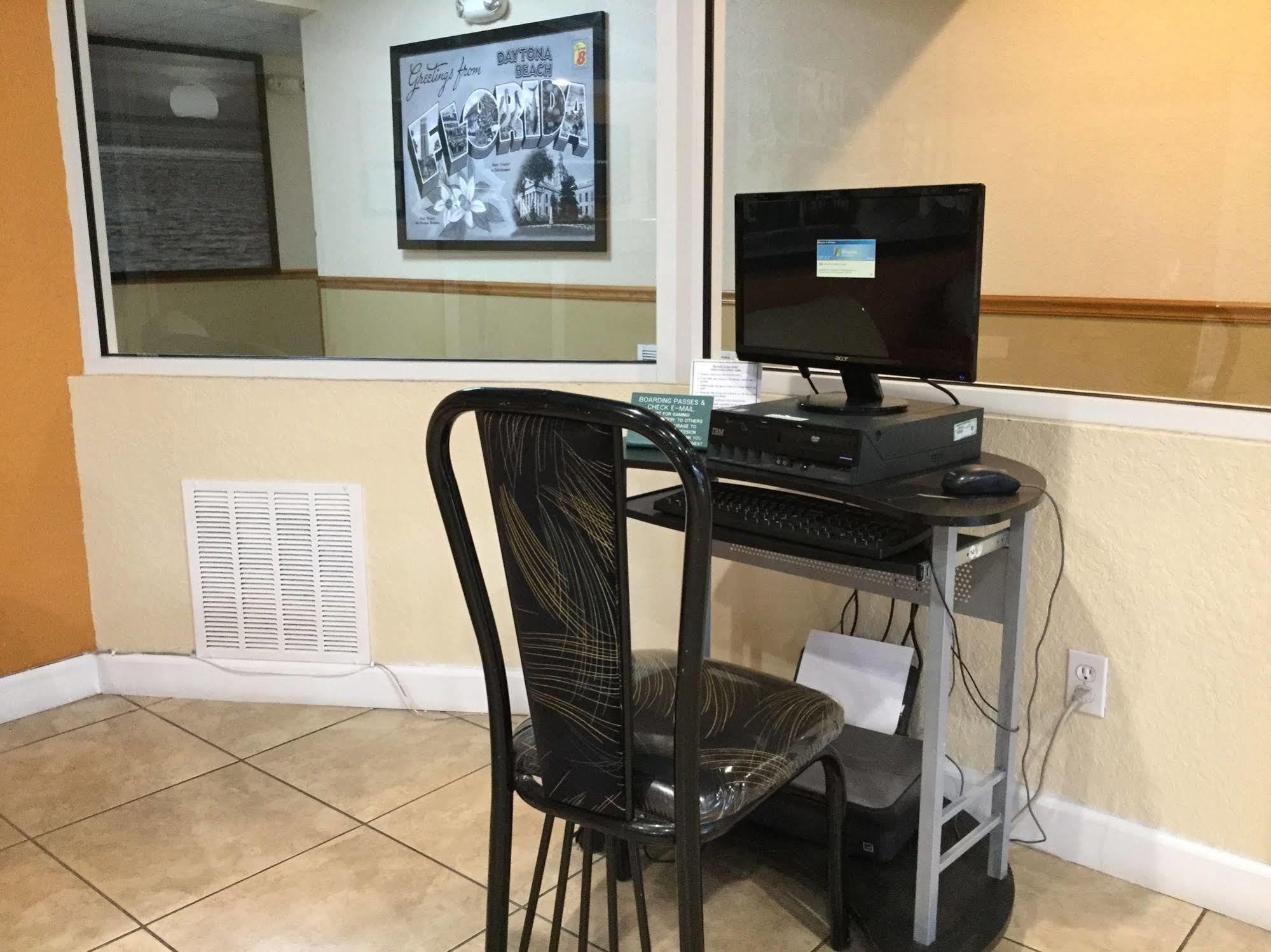 Super 8 By Wyndham Daytona 2*