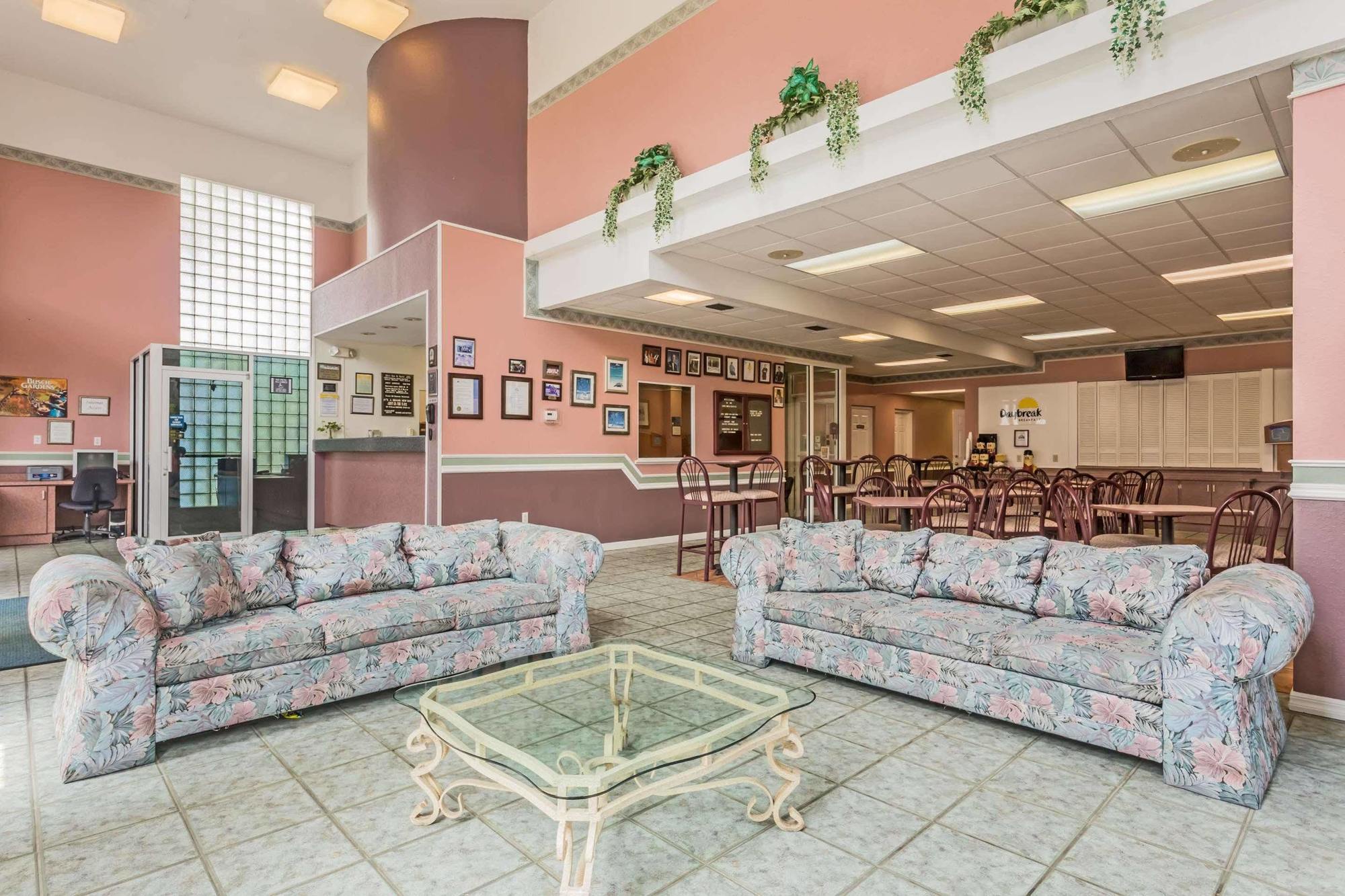 Hotel Days & By Wyndham Port Richey