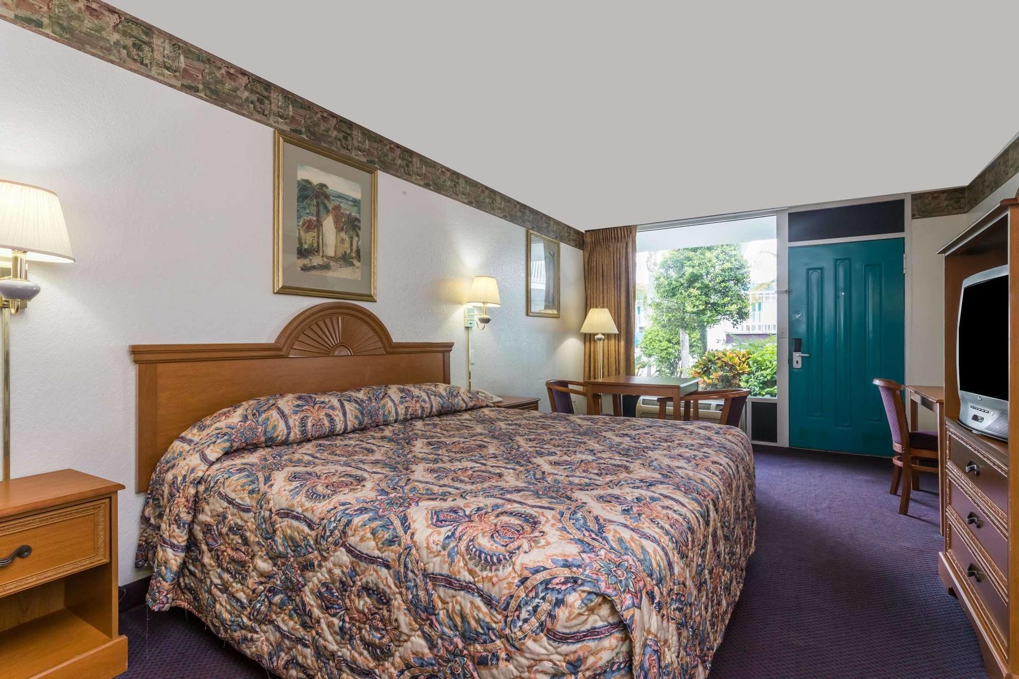 Hotel Days & By Wyndham Port Richey