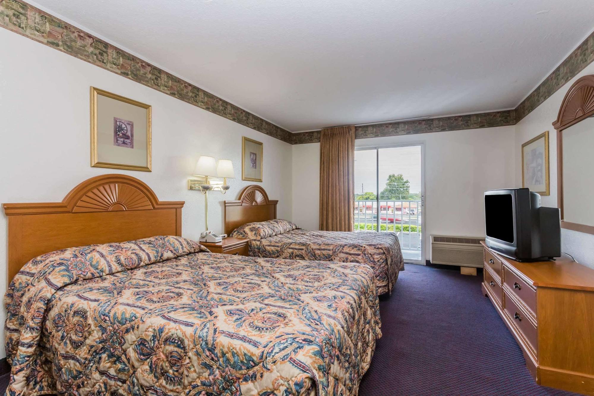 Days & By Wyndham * Port Richey