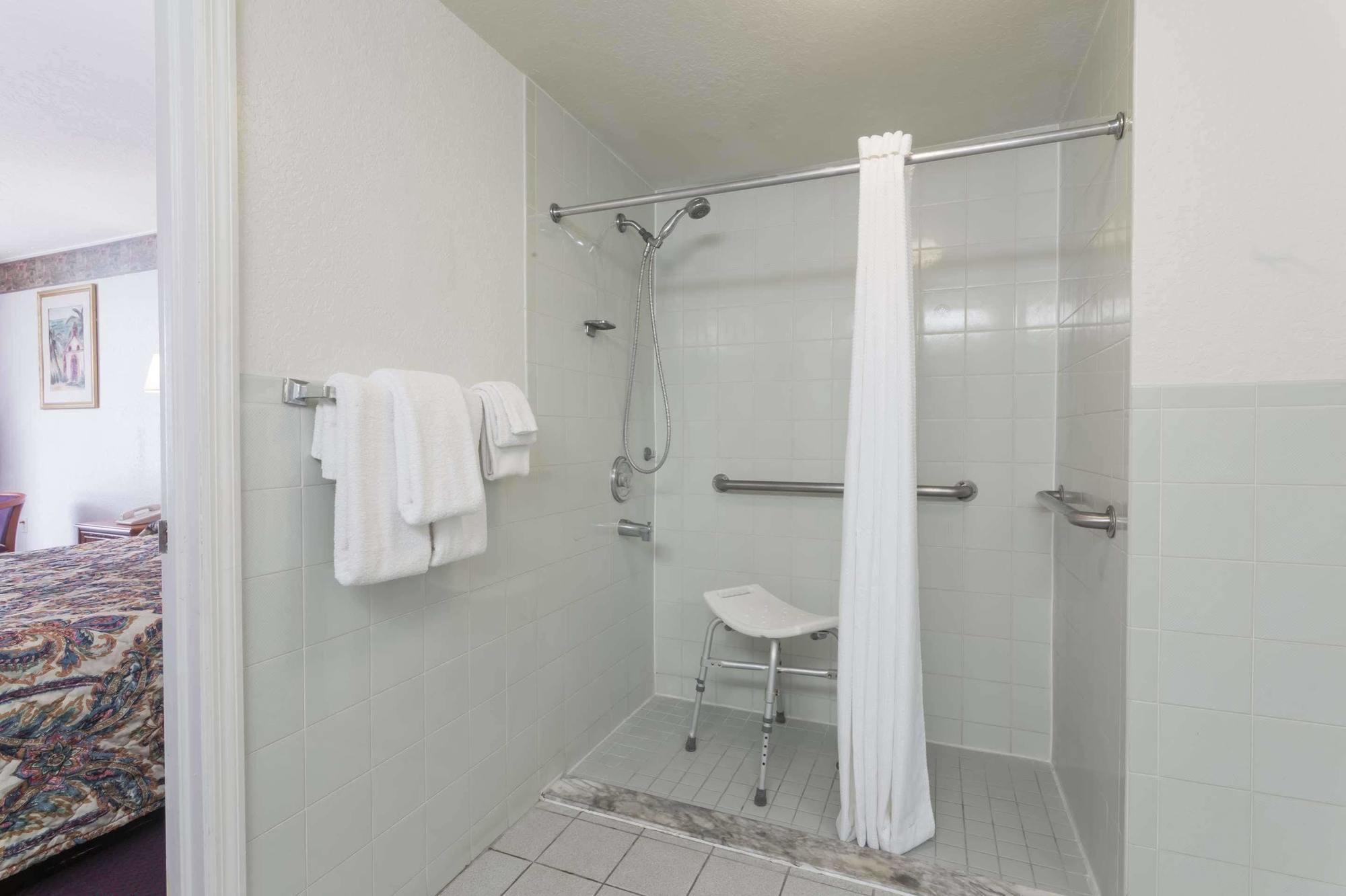 Days & By Wyndham * Port Richey