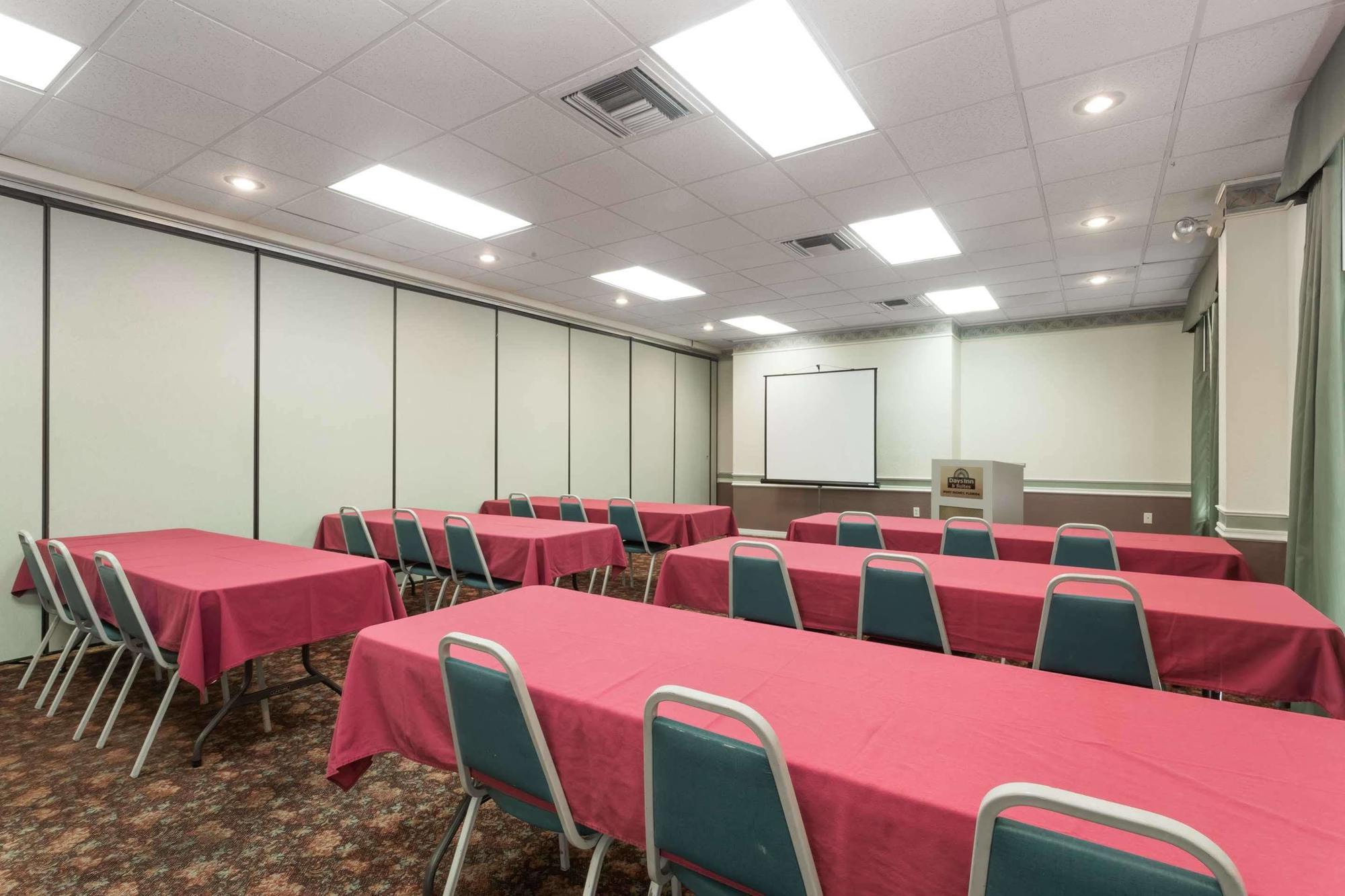 Days & By Wyndham Hotel Port Richey