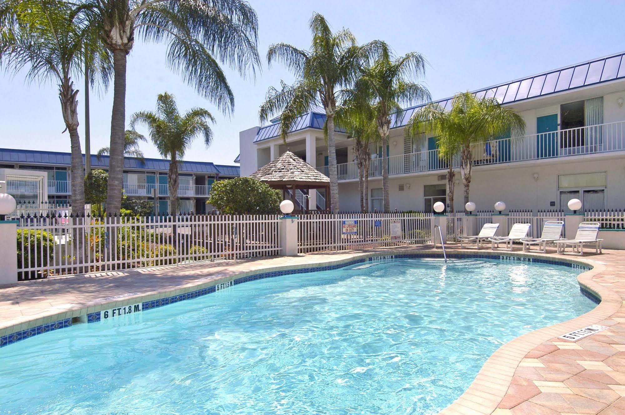 Hotel Days & By Wyndham *