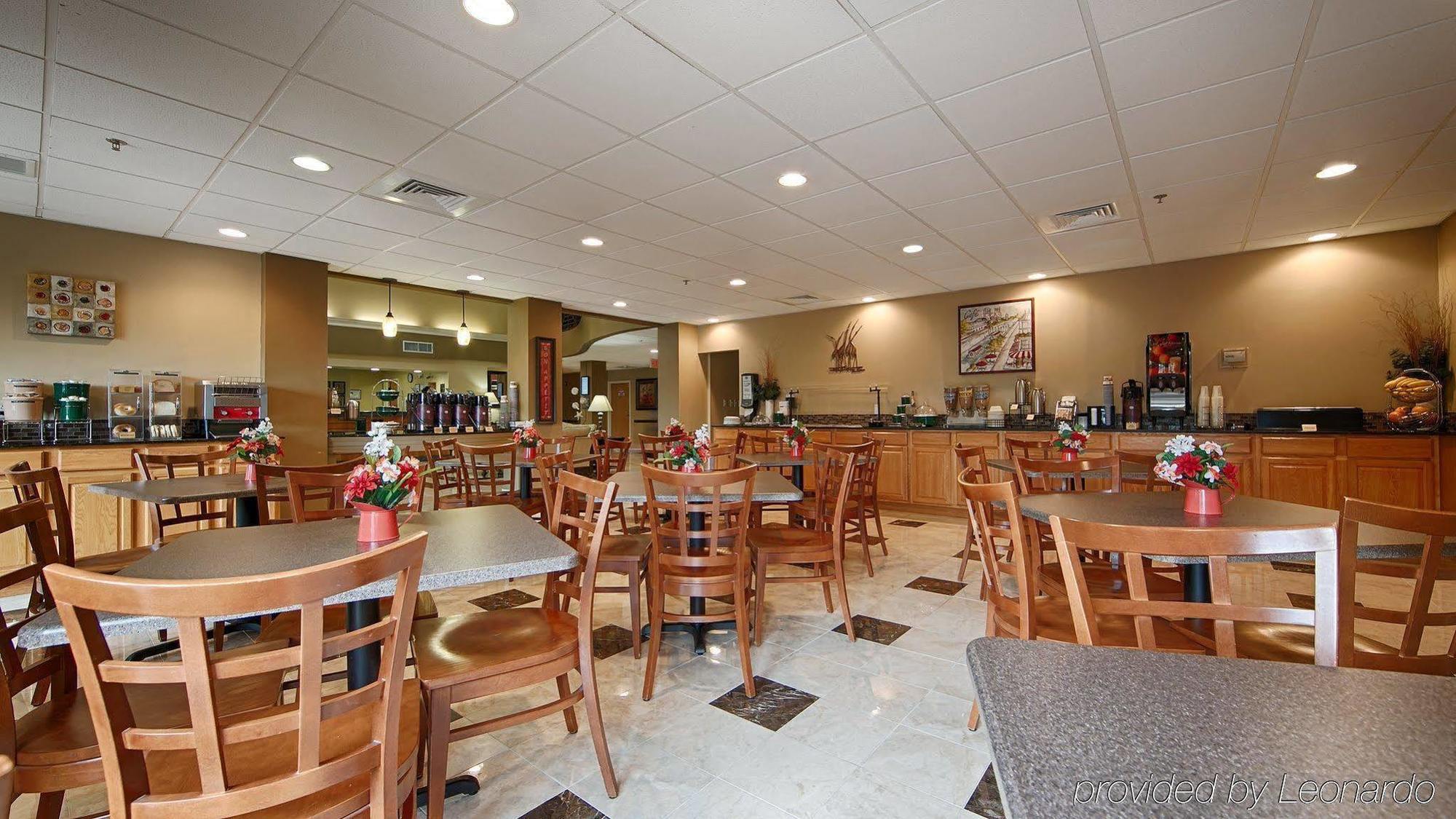 Western Ambassador Hotel 3*