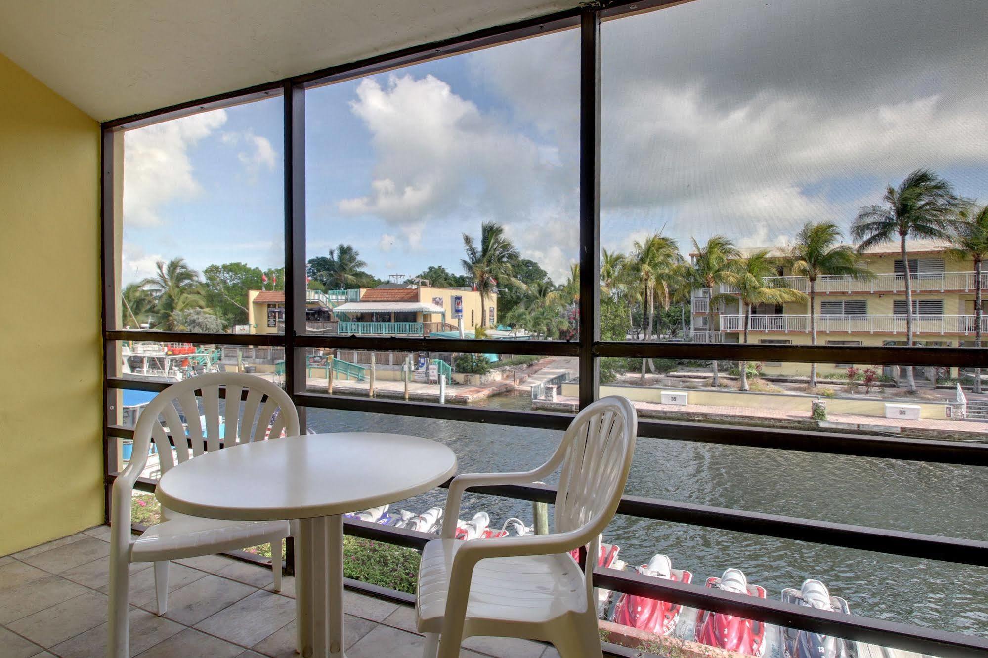 Waterside And Marina Inn