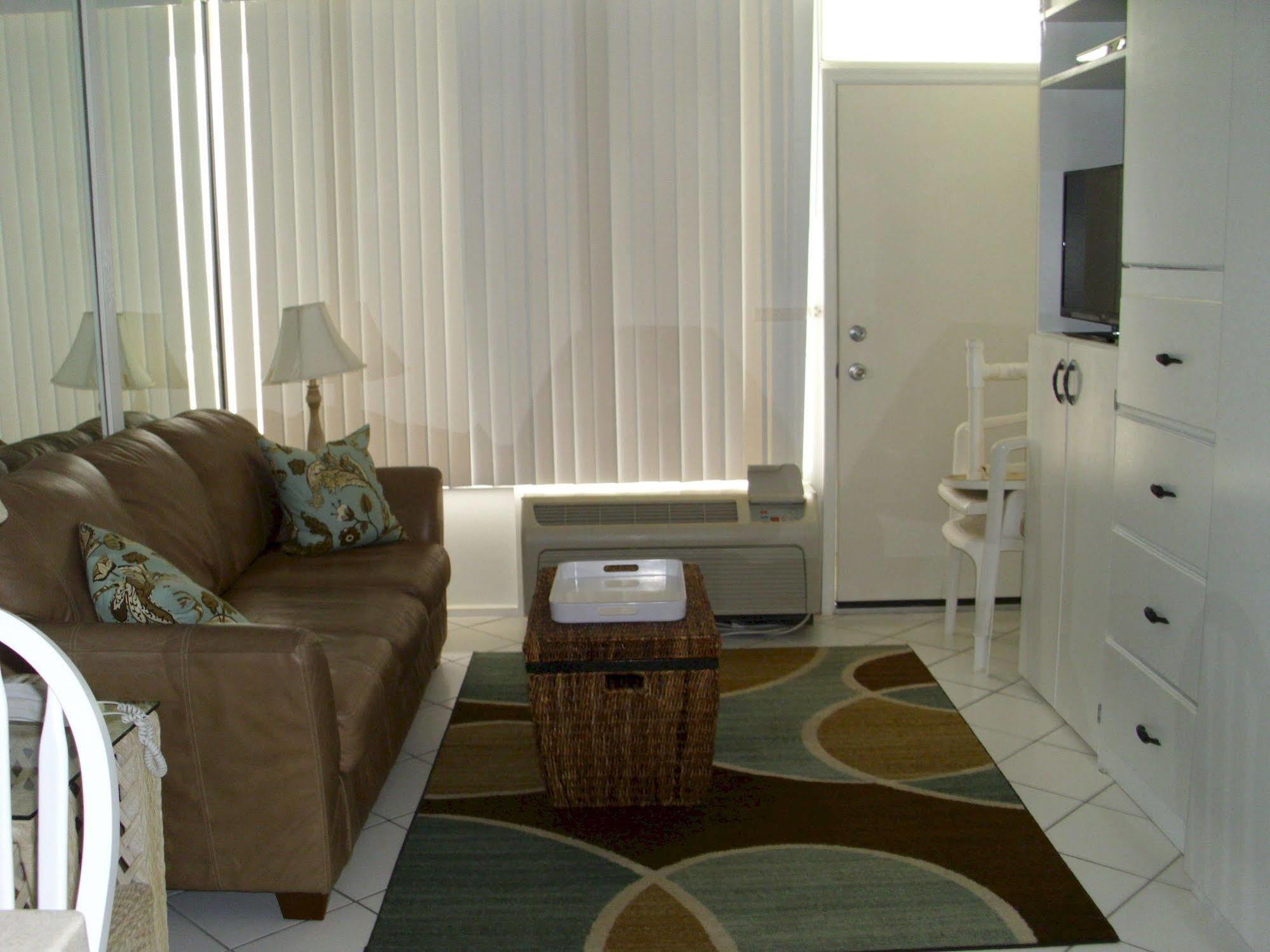 Symphony Beach Club * Ormond Beach