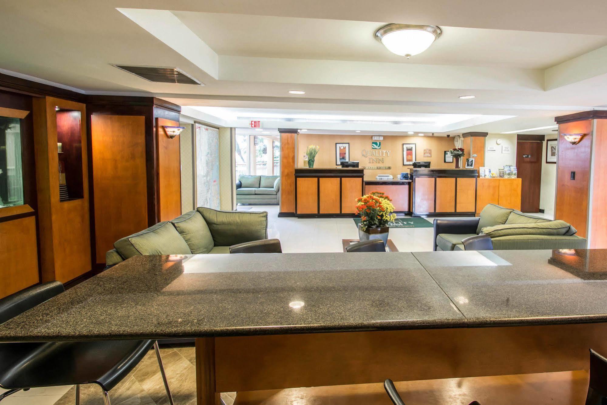 Inn Quality Miami Airport - 3*
