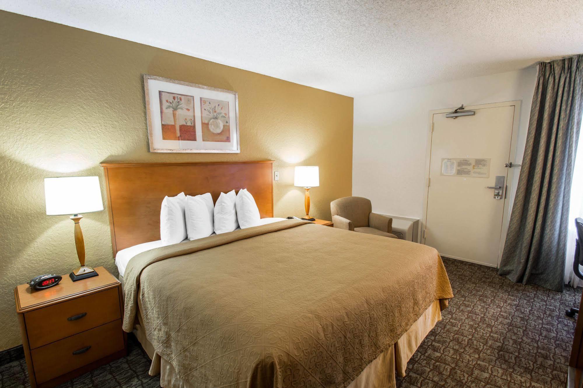 Inn Quality Miami Airport - 3*