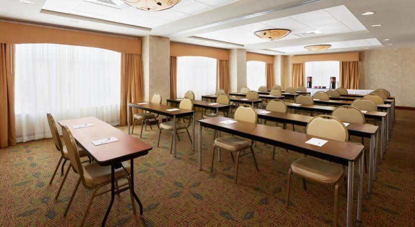 Hampton Tampa-veterans Expressway Hotel 3*