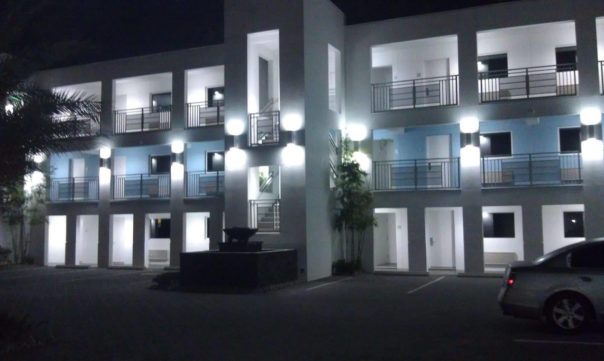 Hotel Lotus Boutique And