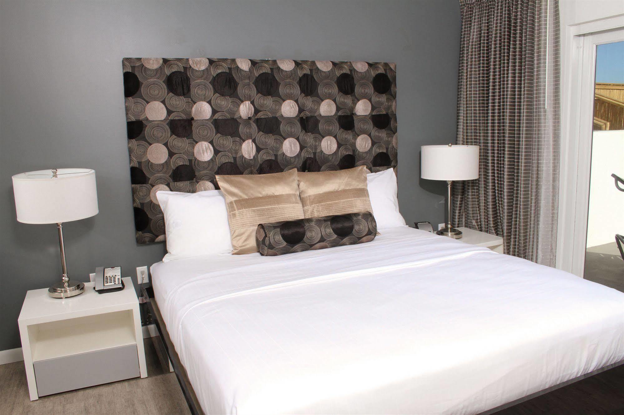 Hotel Lotus Boutique And 3*