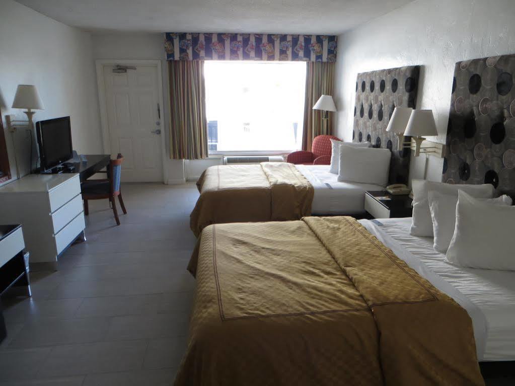 Arya Blu And Hotel