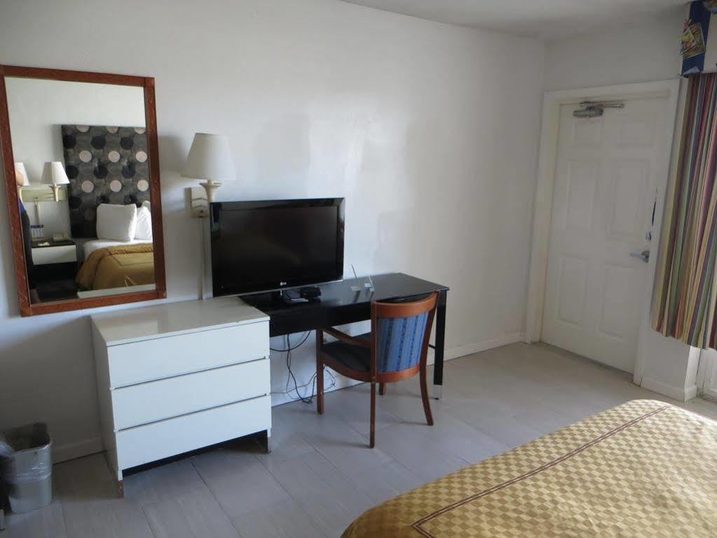 Arya Blu And Hotel 2*