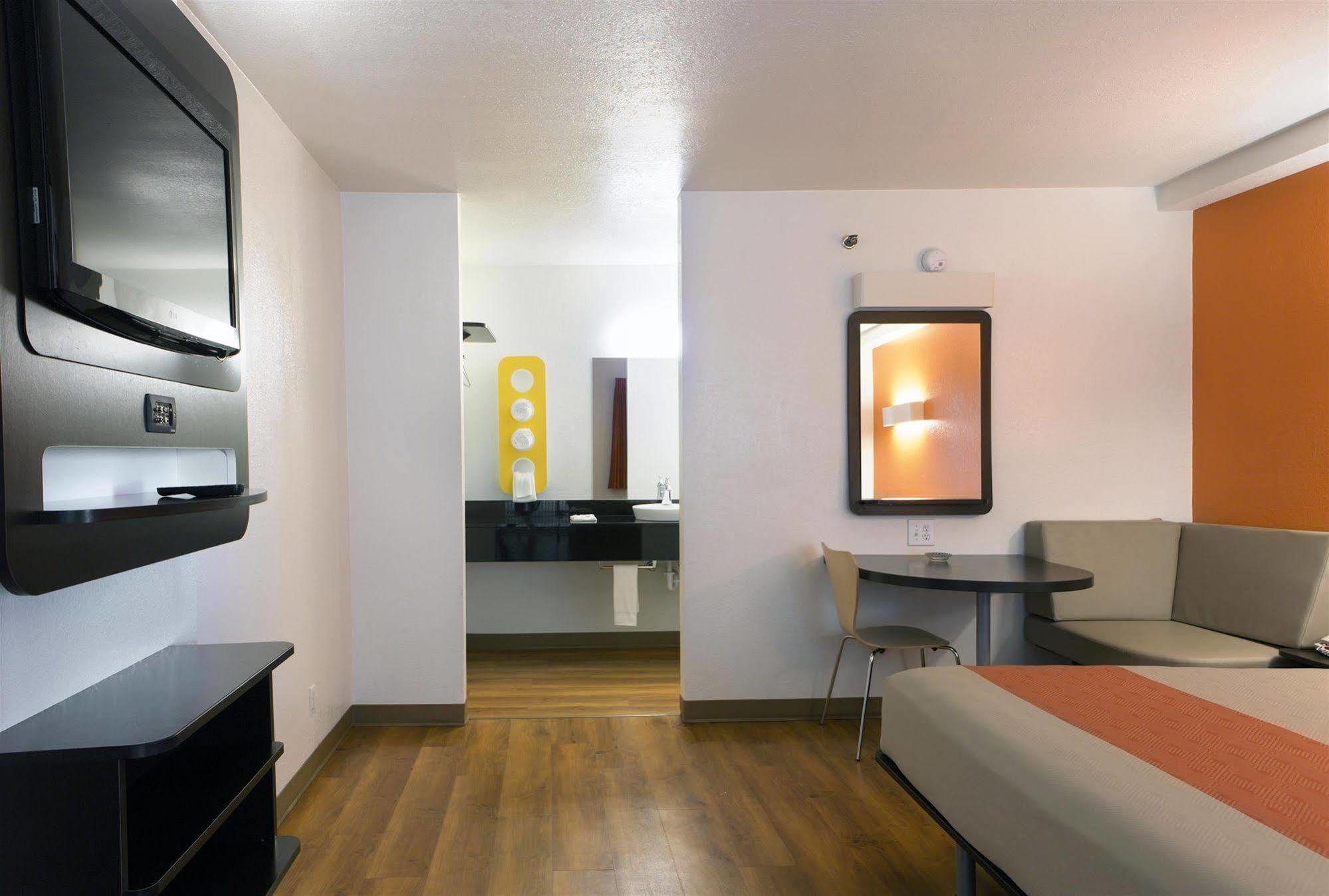 Hotel 6-cutler Bay, Fl