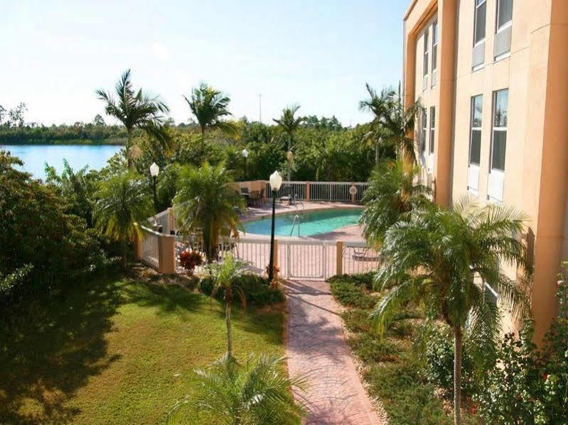 Hotel Hampton 3*