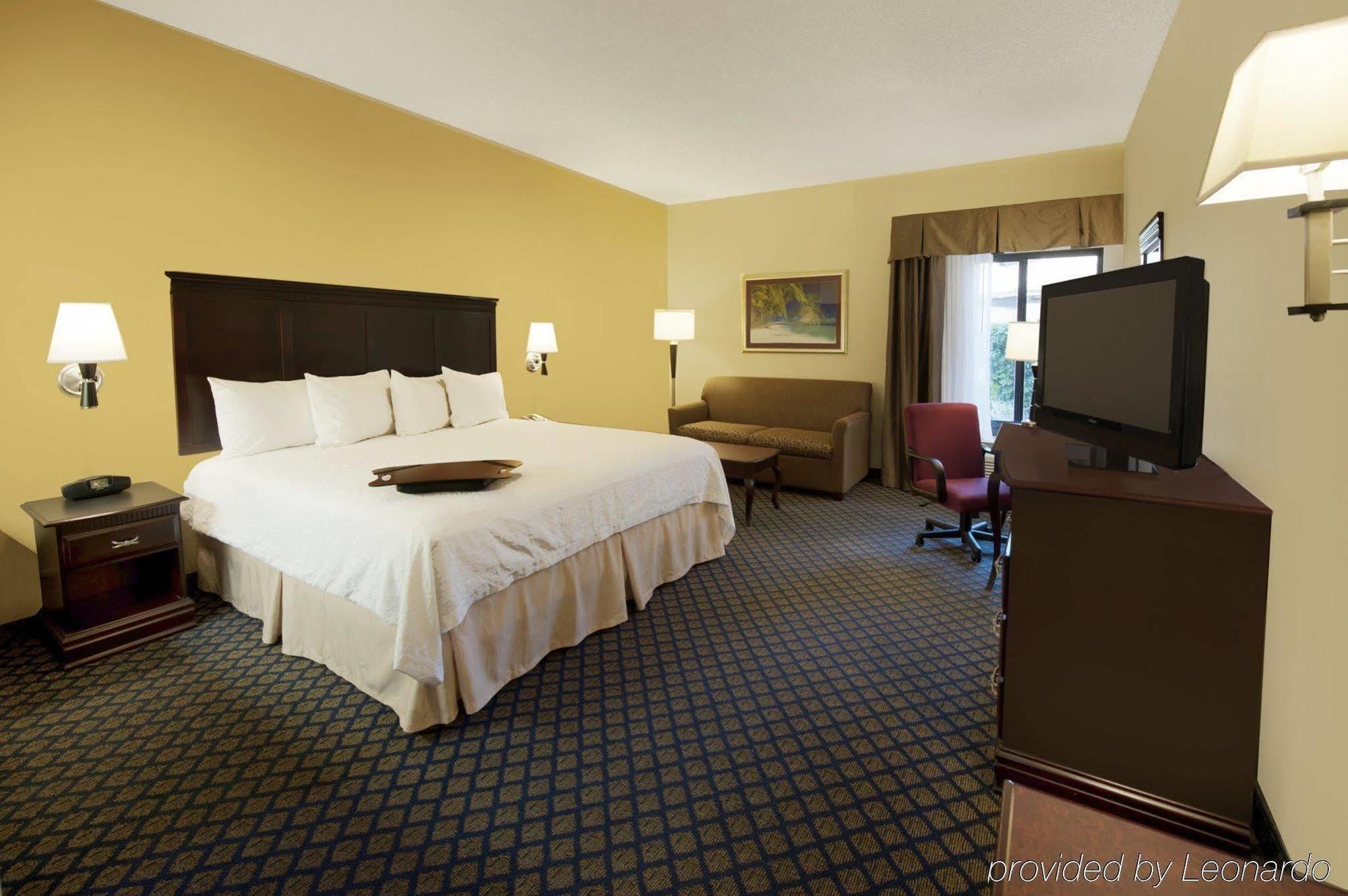 Hampton Juno Hotel 3*