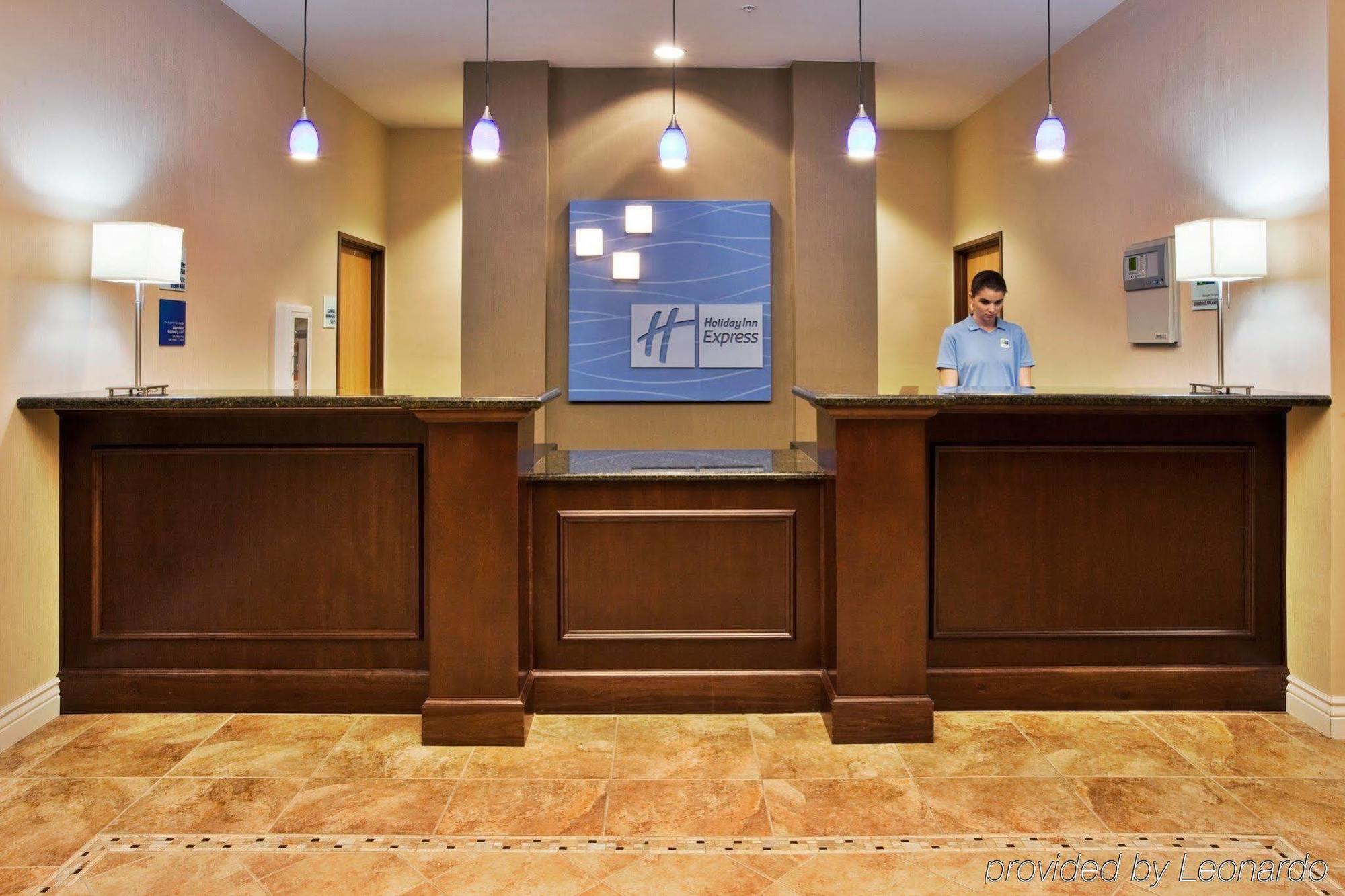 Hotel Express Wales North-winter Haven By Ihg Waverly