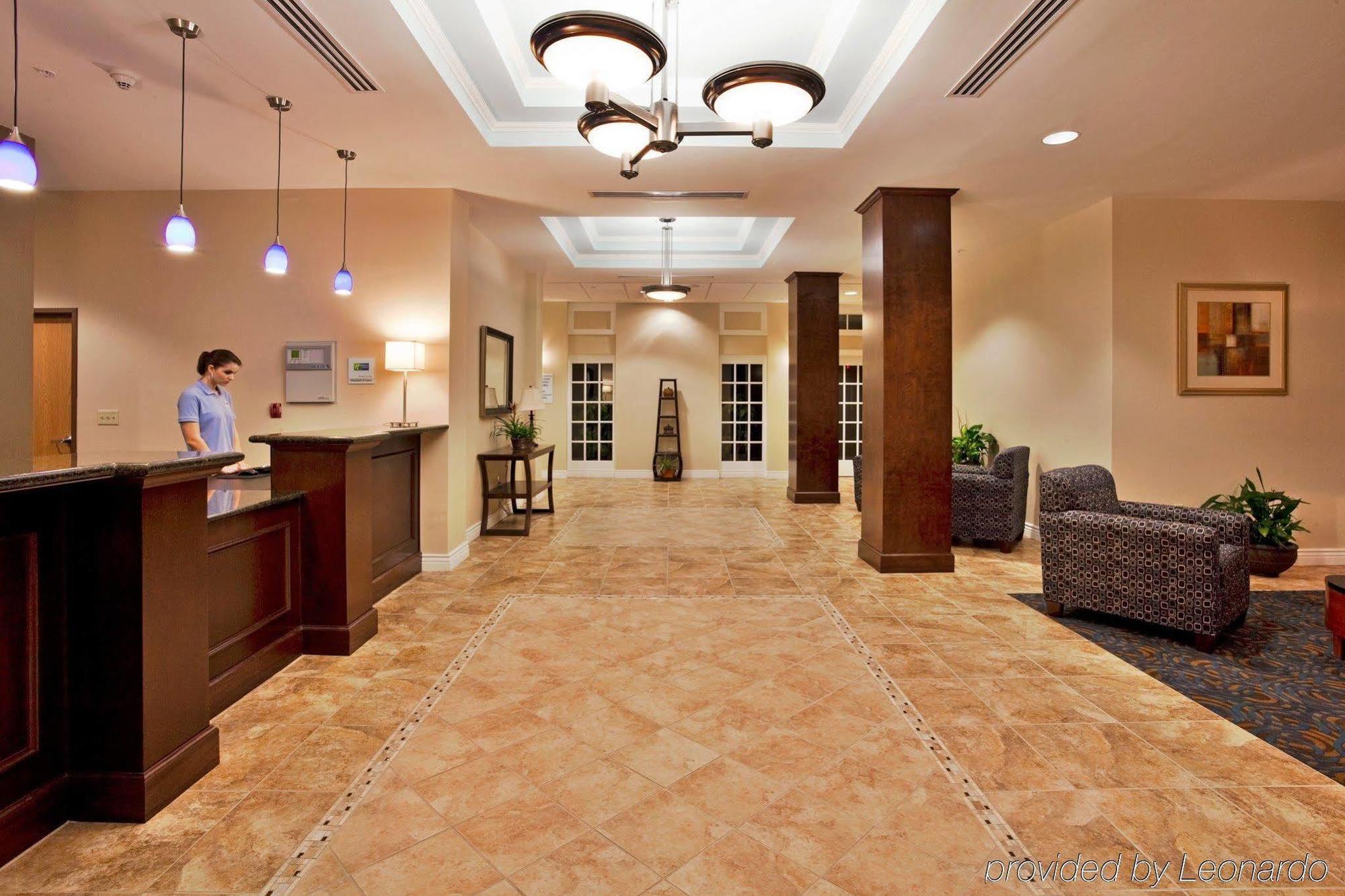 Express Wales North-winter Haven By Ihg Hotel