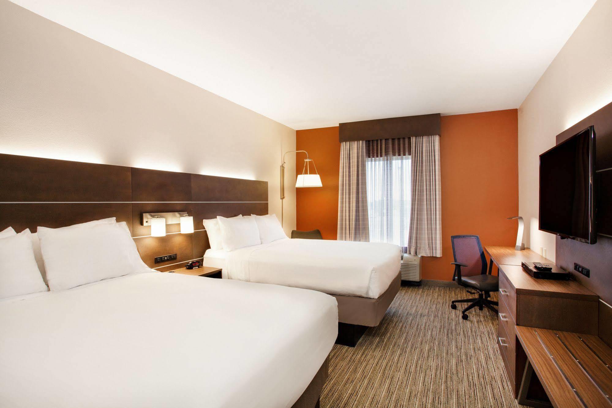 Express Wales North-winter Haven By Ihg 2*