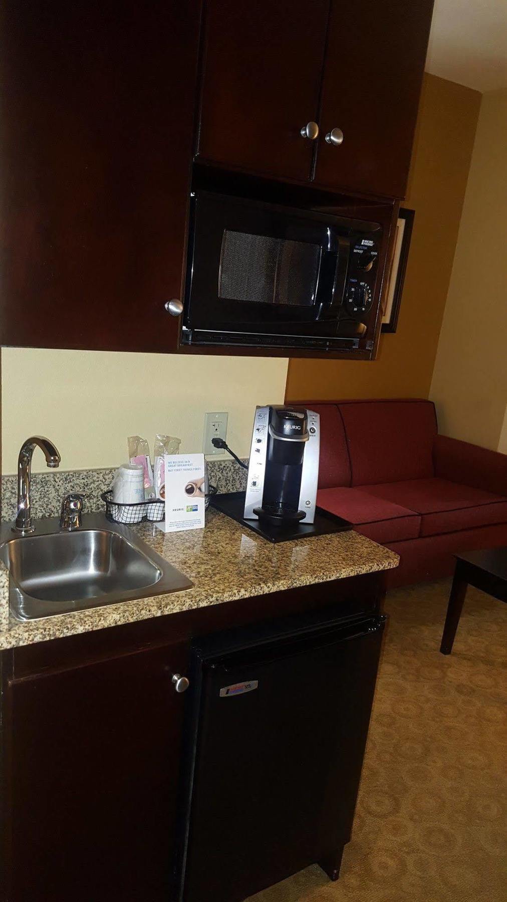 Hotel Express & Pensacola-west Navy Base By Ihg 3*