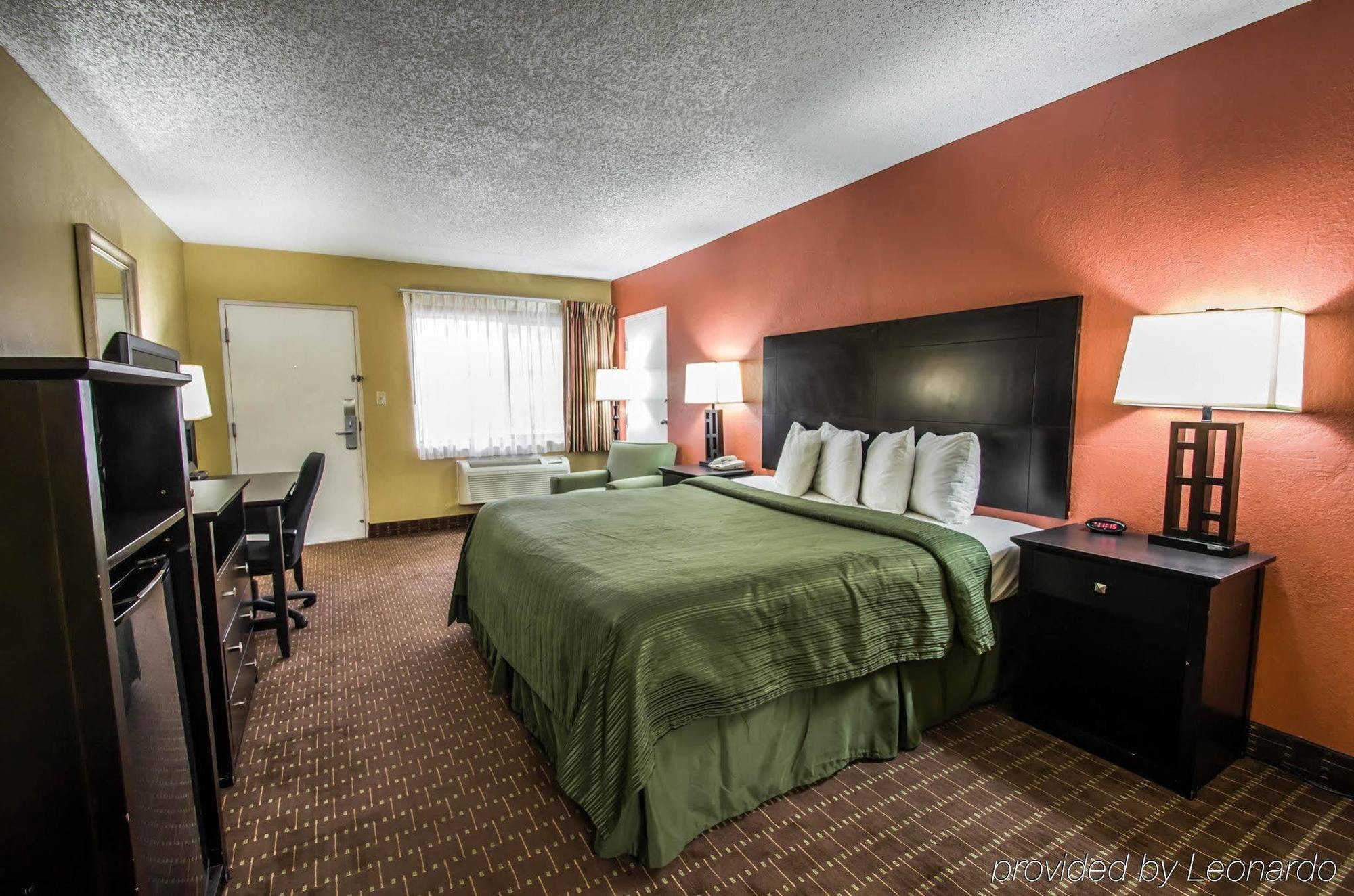 Inn Quality Near Blue Spring 2*
