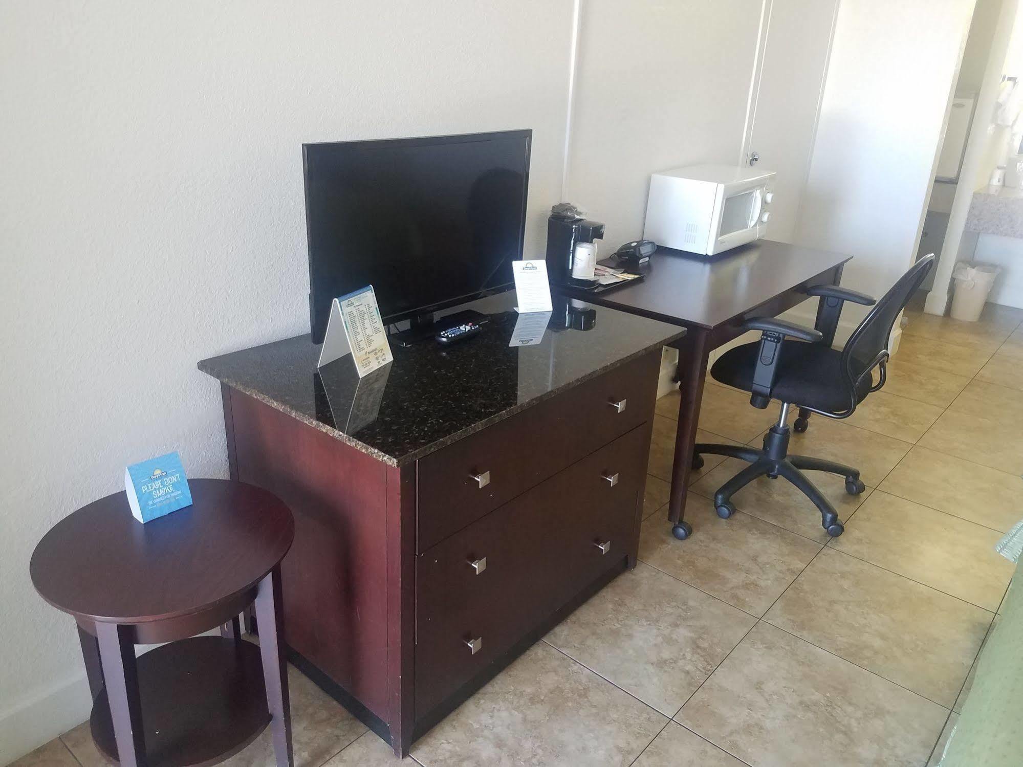 Days By Wyndham St. Petersburg / Tampa Bay Area Motel Pinellas Park