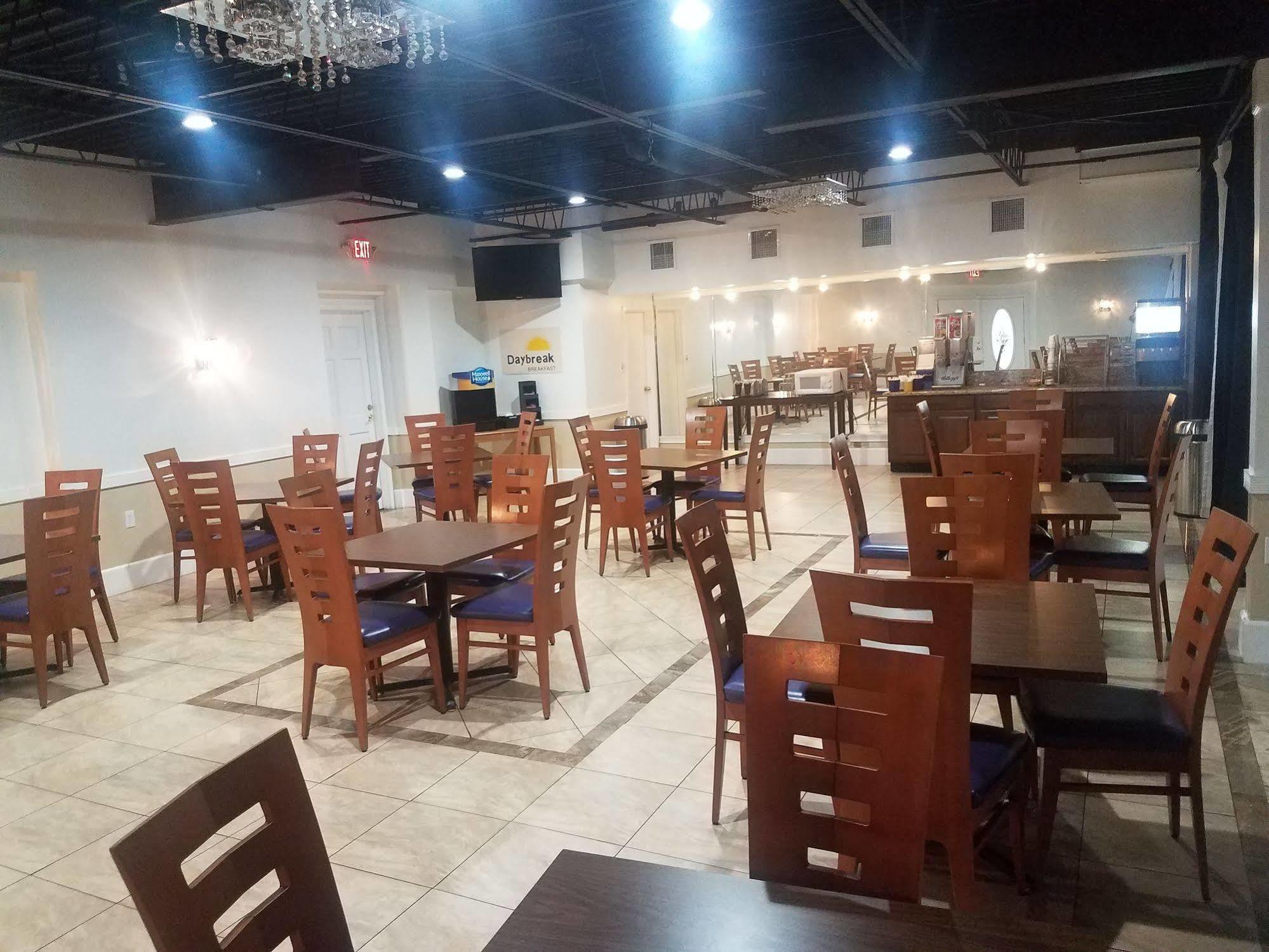 Days By Wyndham St. Petersburg / Tampa Bay Area Motel 3*