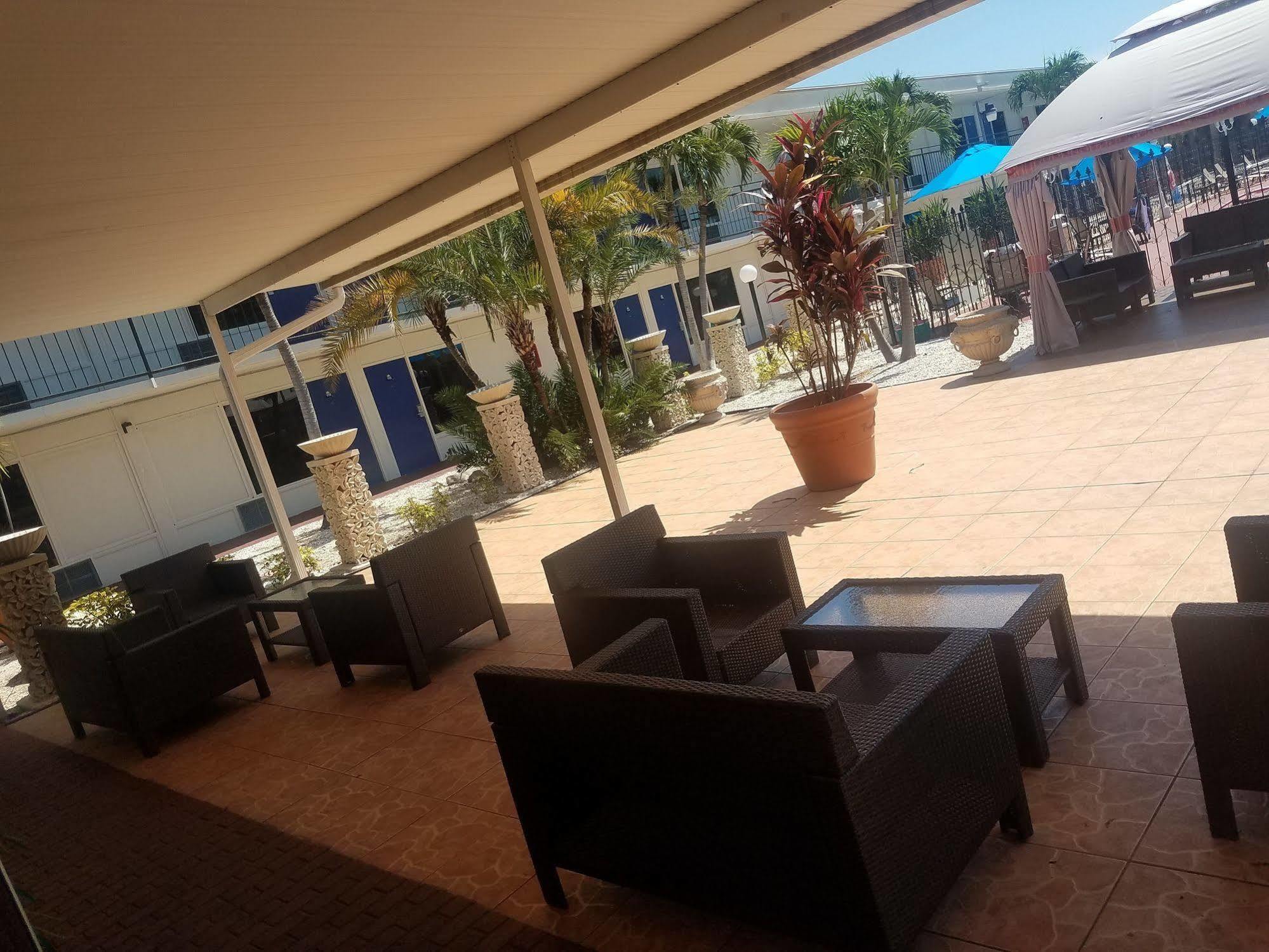 Motel Days By Wyndham St. Petersburg / Tampa Bay Area Pinellas Park