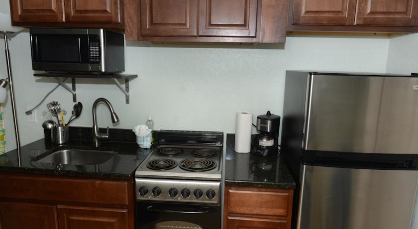 Beach Suites 3*