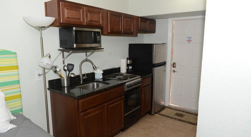 Motel Beach Suites
